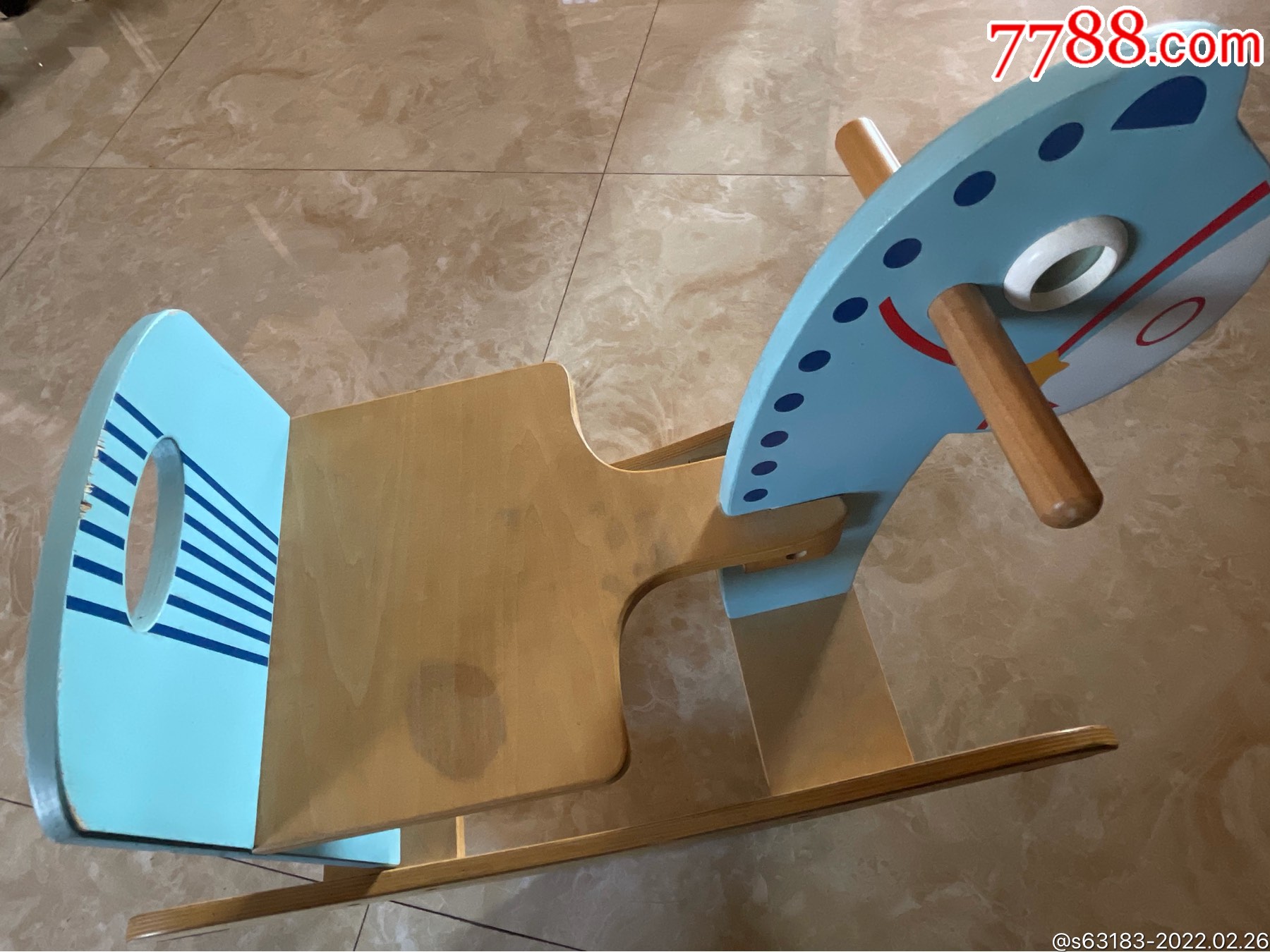 八9十年代的怀旧木马一架