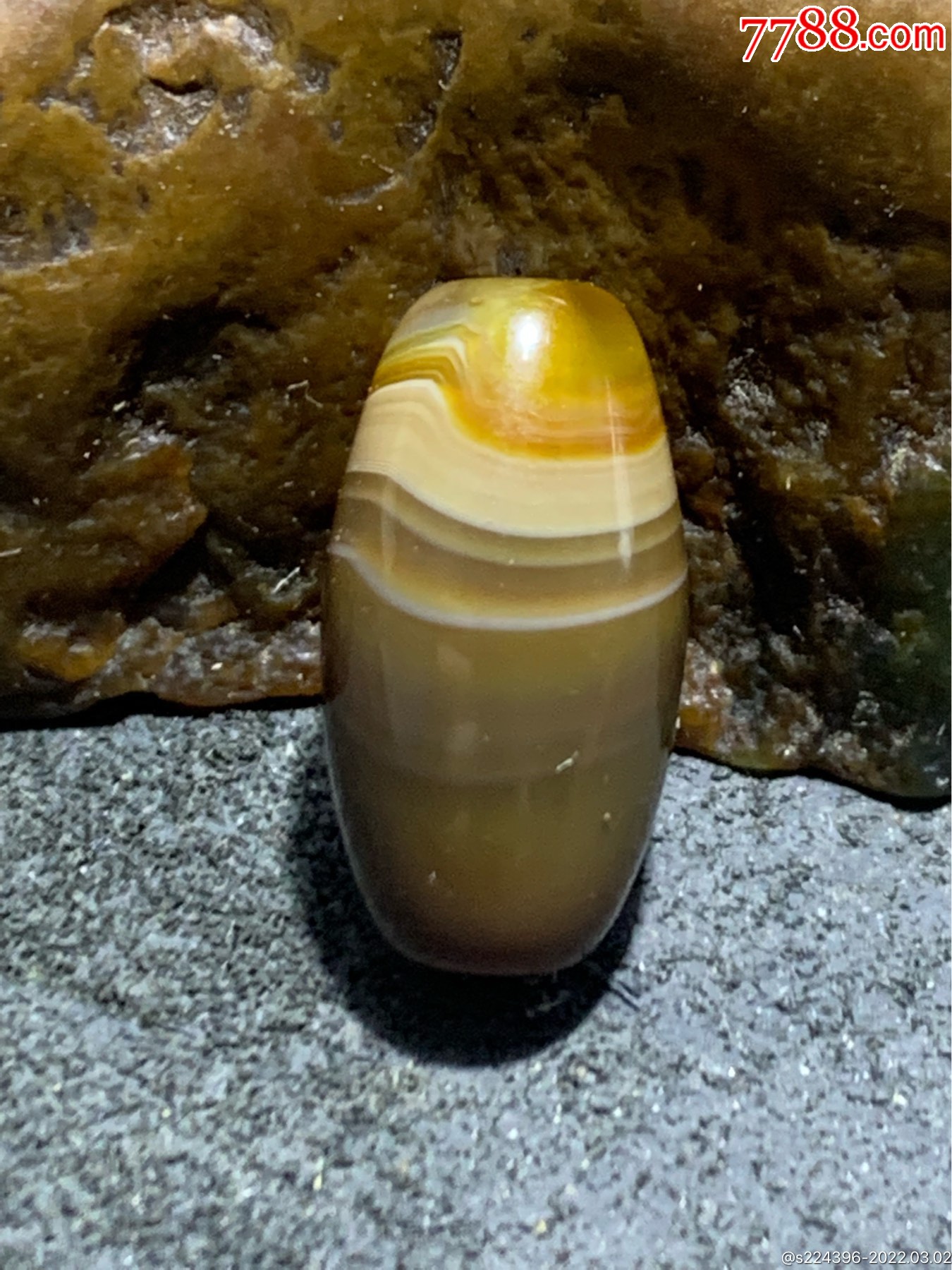 精美高玉化缠丝玛瑙小桶珠一颗