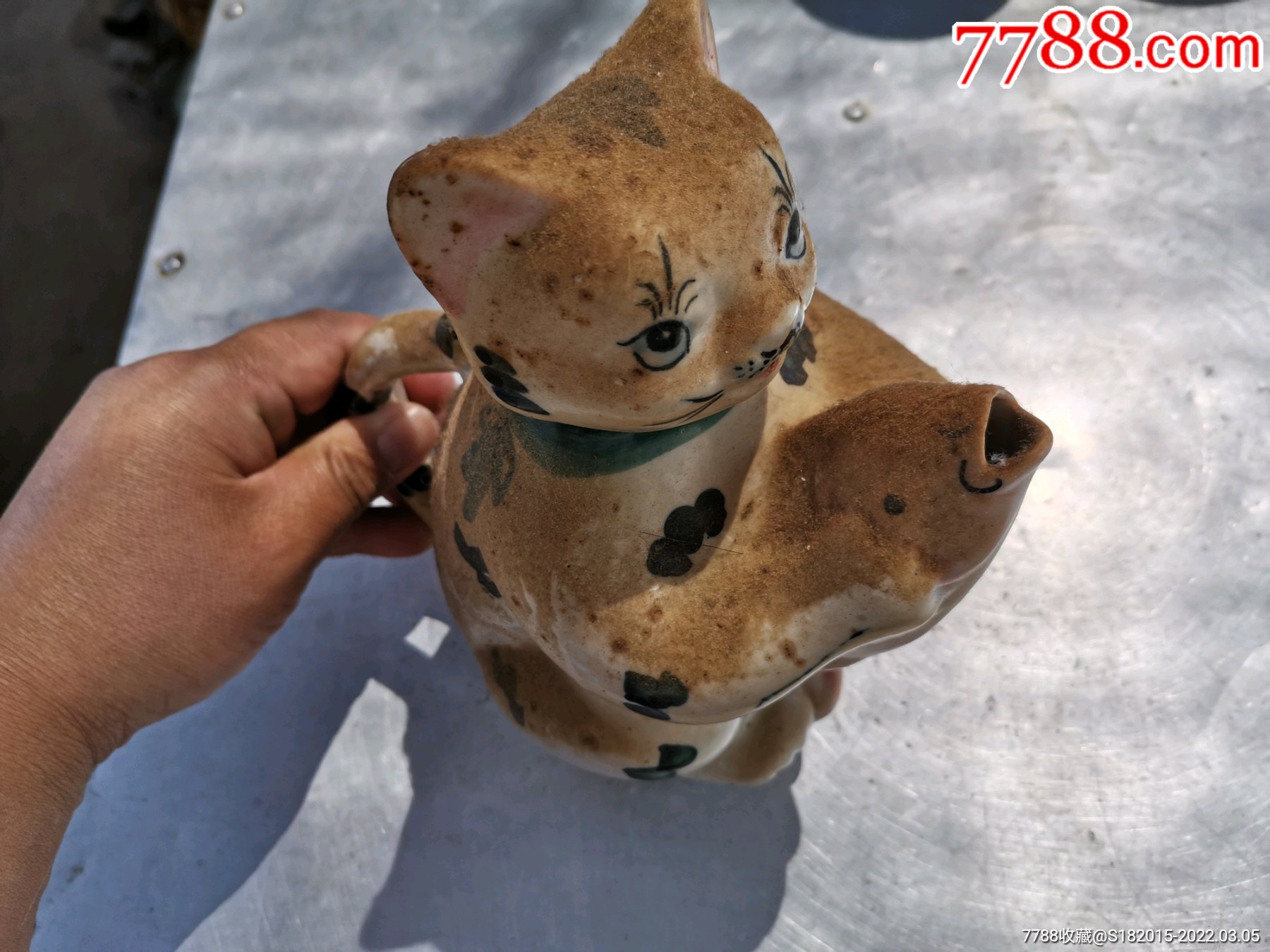 瓷器猫抱鱼水壶