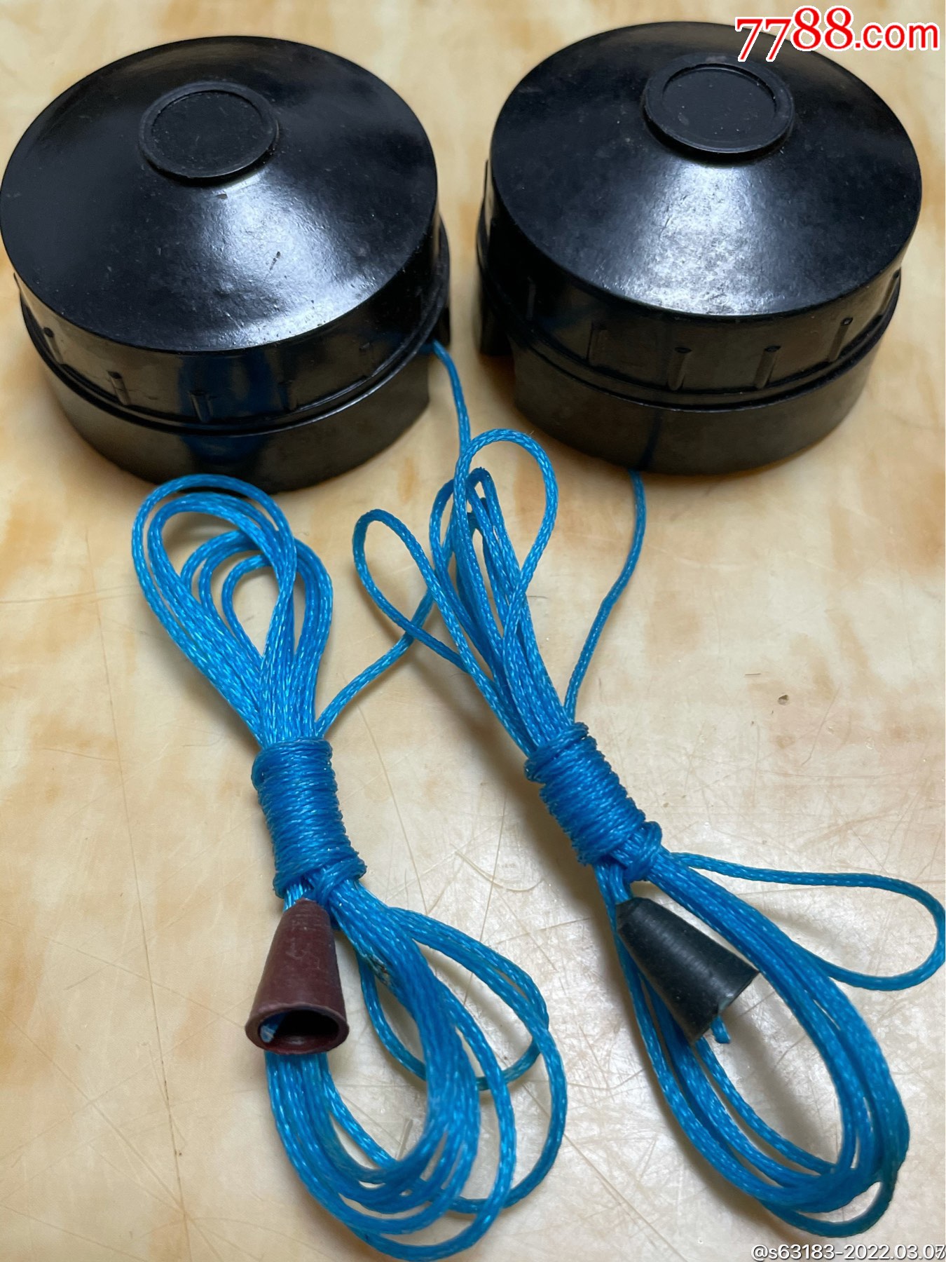 老物件百货商店之八十年代左右两只怀旧拉线开关库存未使用过