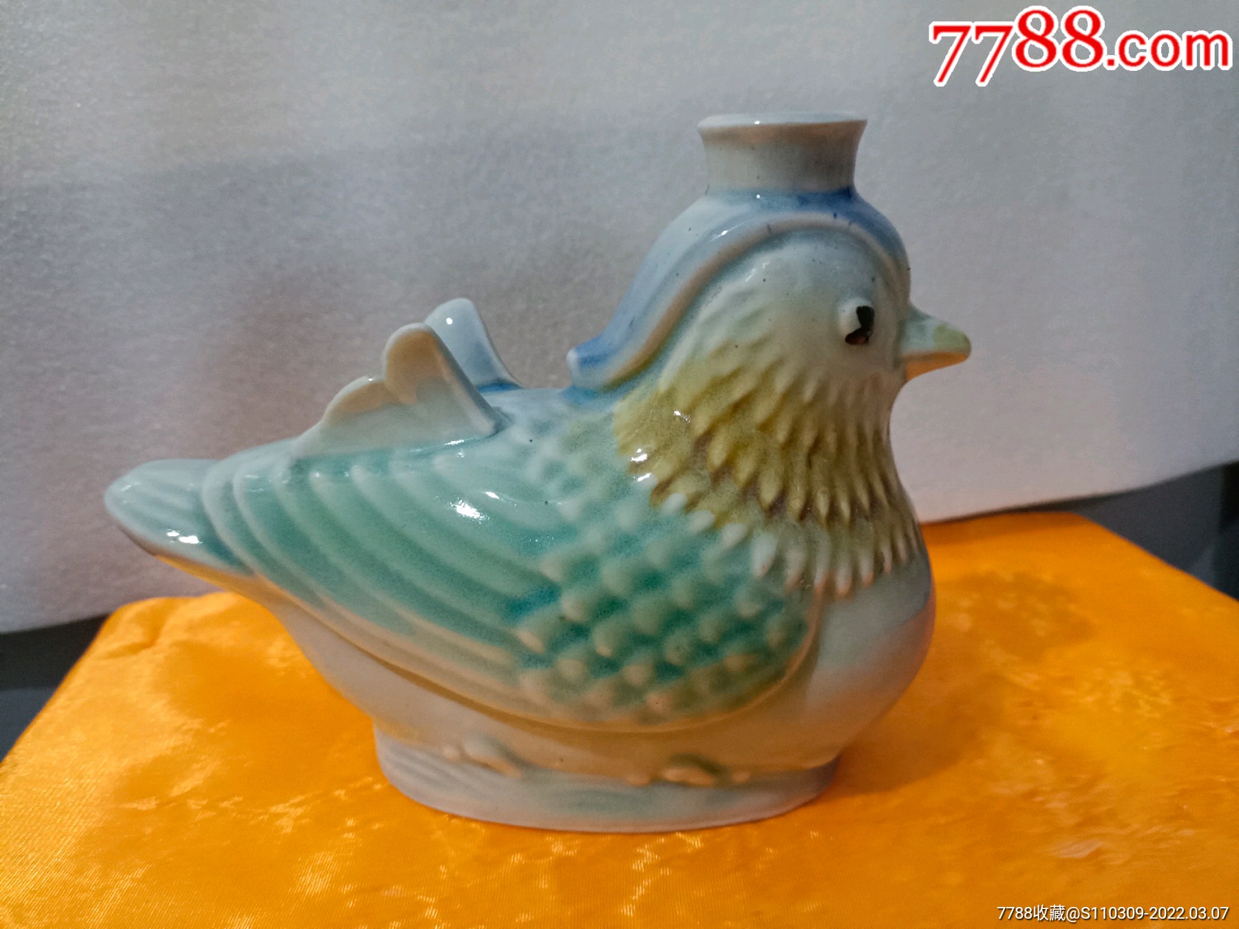 鸳鸯老酒瓶彩瓷