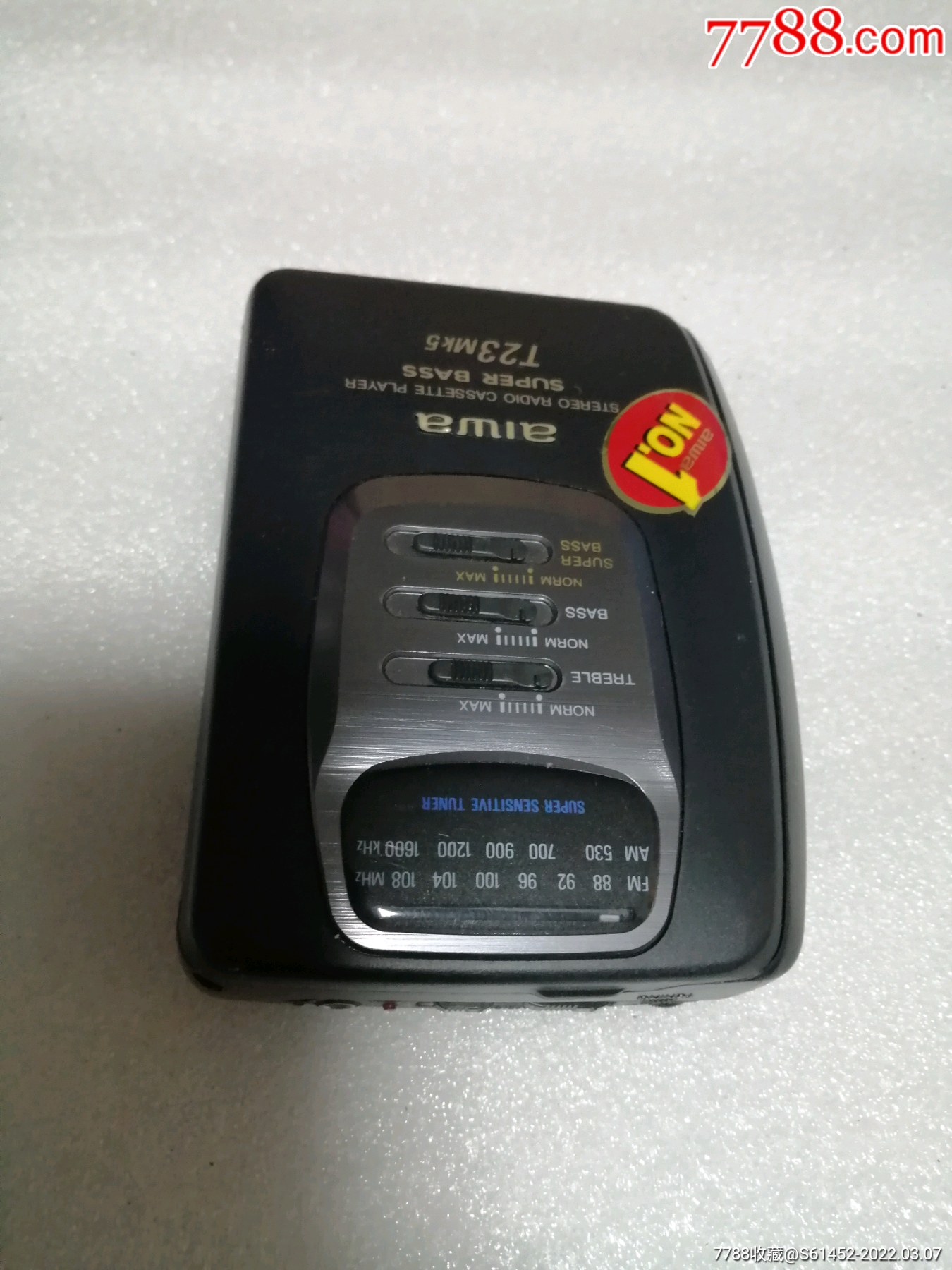 爱华磁带随身听一台