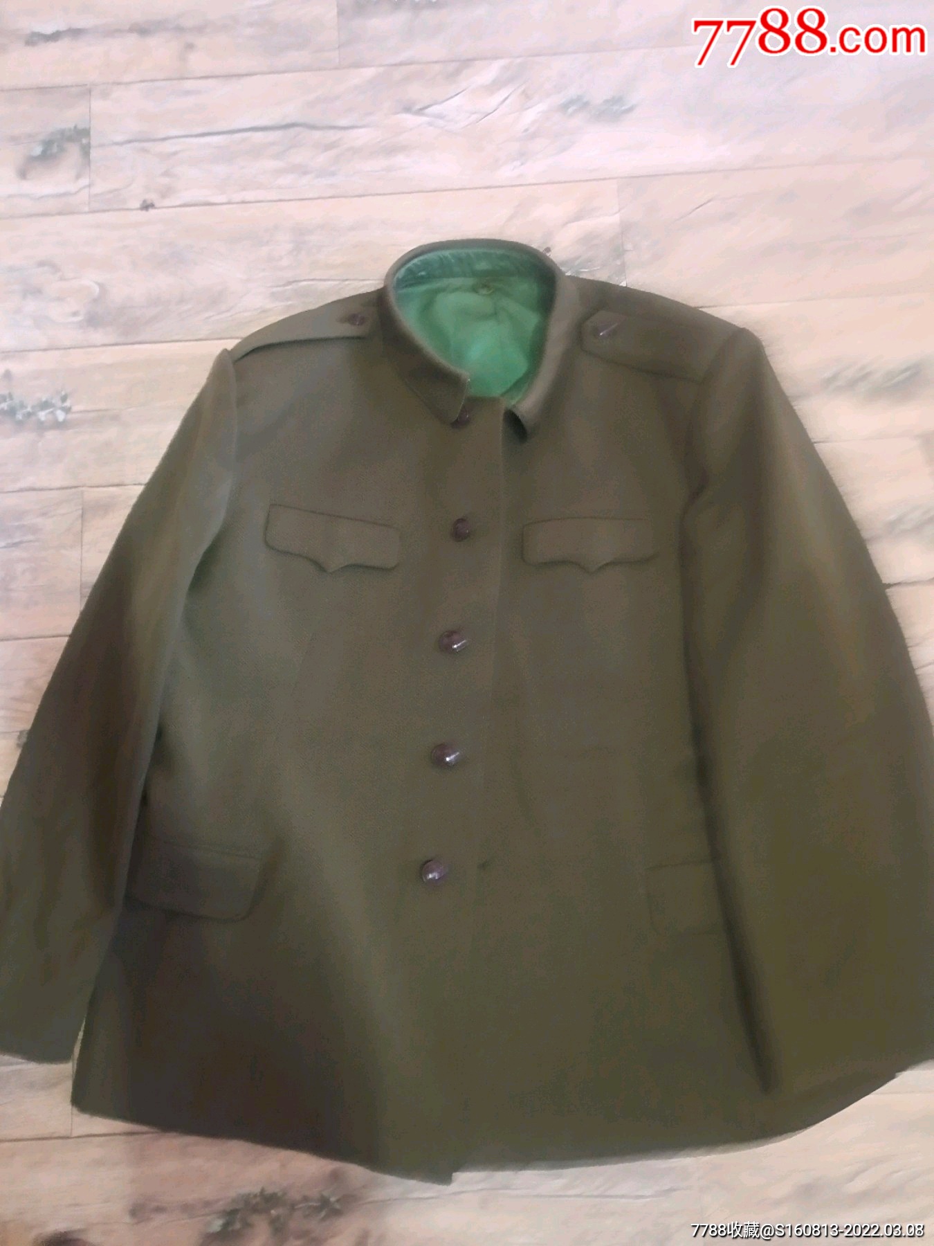 全新的空军校毕上衣