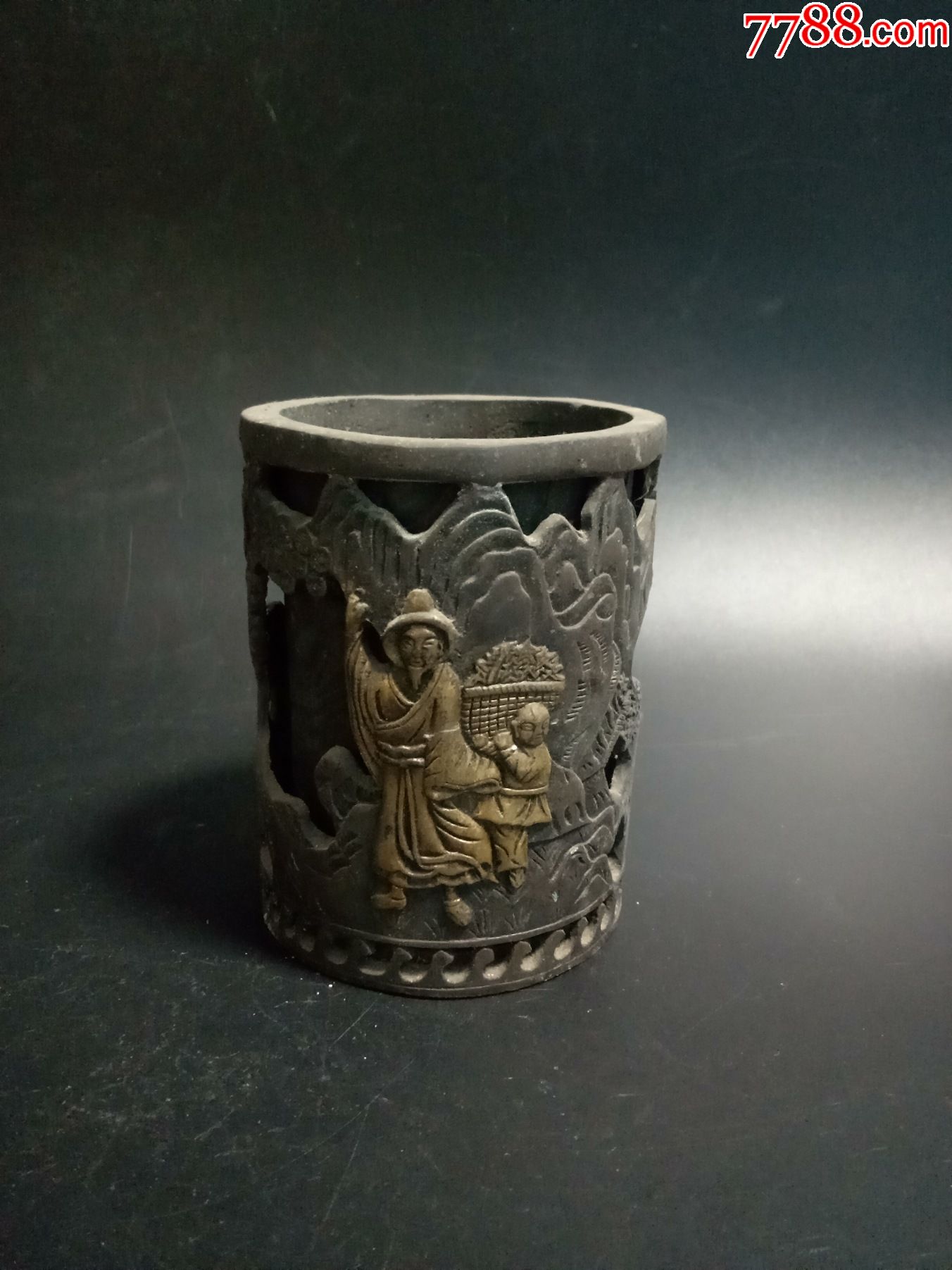 紫铜镂空文房笔筒