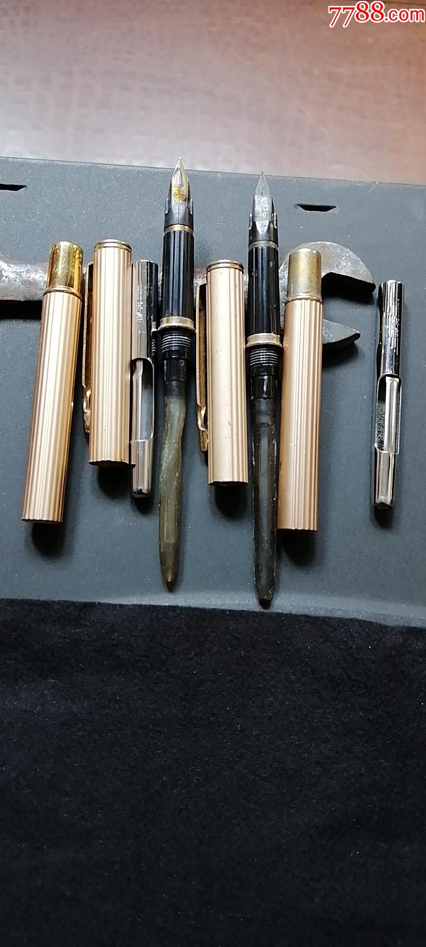 英雄261钢笔两支合拍