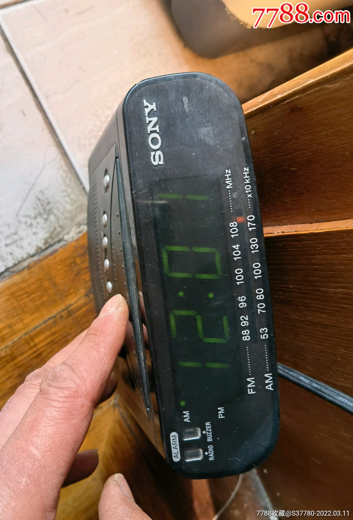 索尼收音机外观无磕碰通电正常没有声音