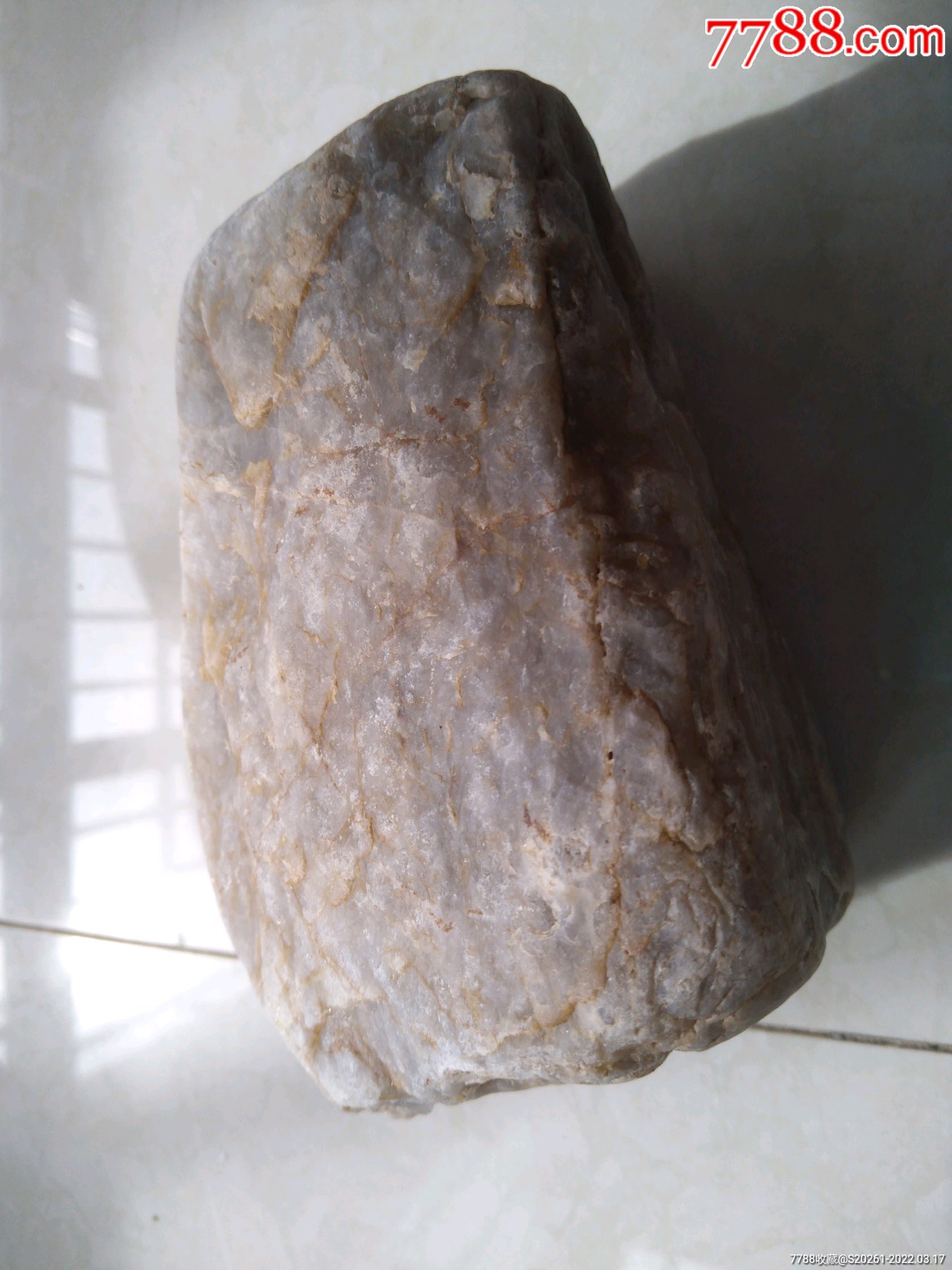 可透光48斤地方玉原石籽料一颗