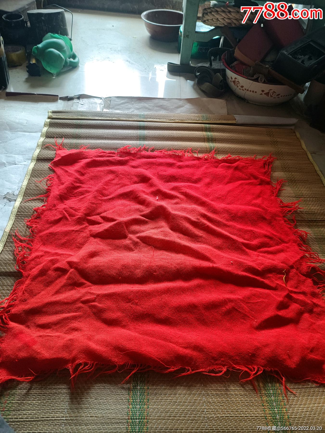 怀旧老式红四方围巾