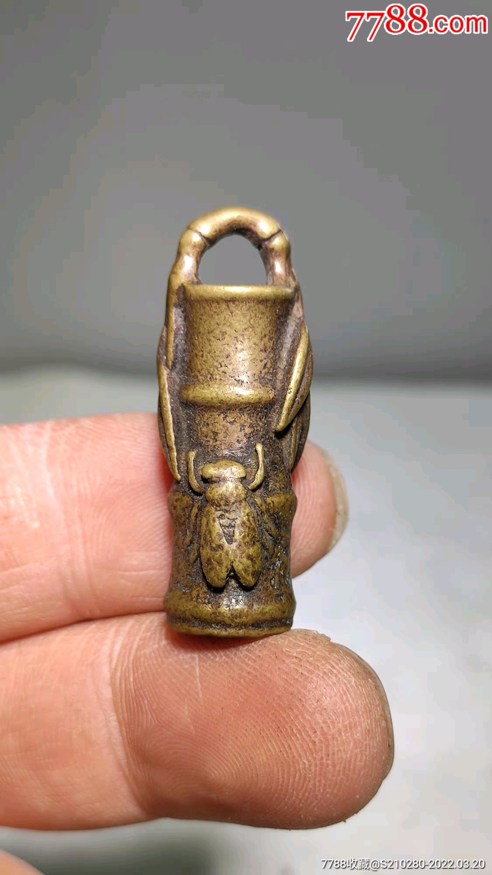 一鸣惊人铜挂件造型独特铜制清晰皮壳老辣包浆浓厚寓意极好