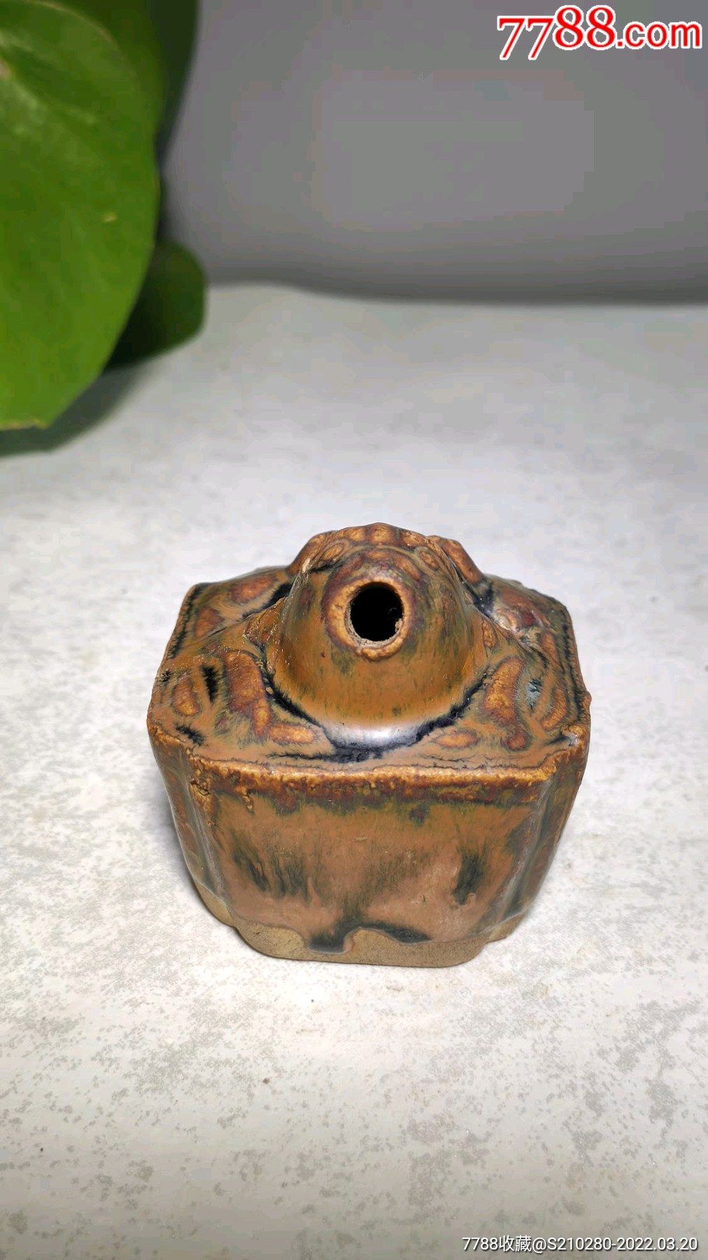 紫金釉窑变金蝉瓷水滴造型独特瓷质细腻釉水肥厚窑变漂亮精致小巧