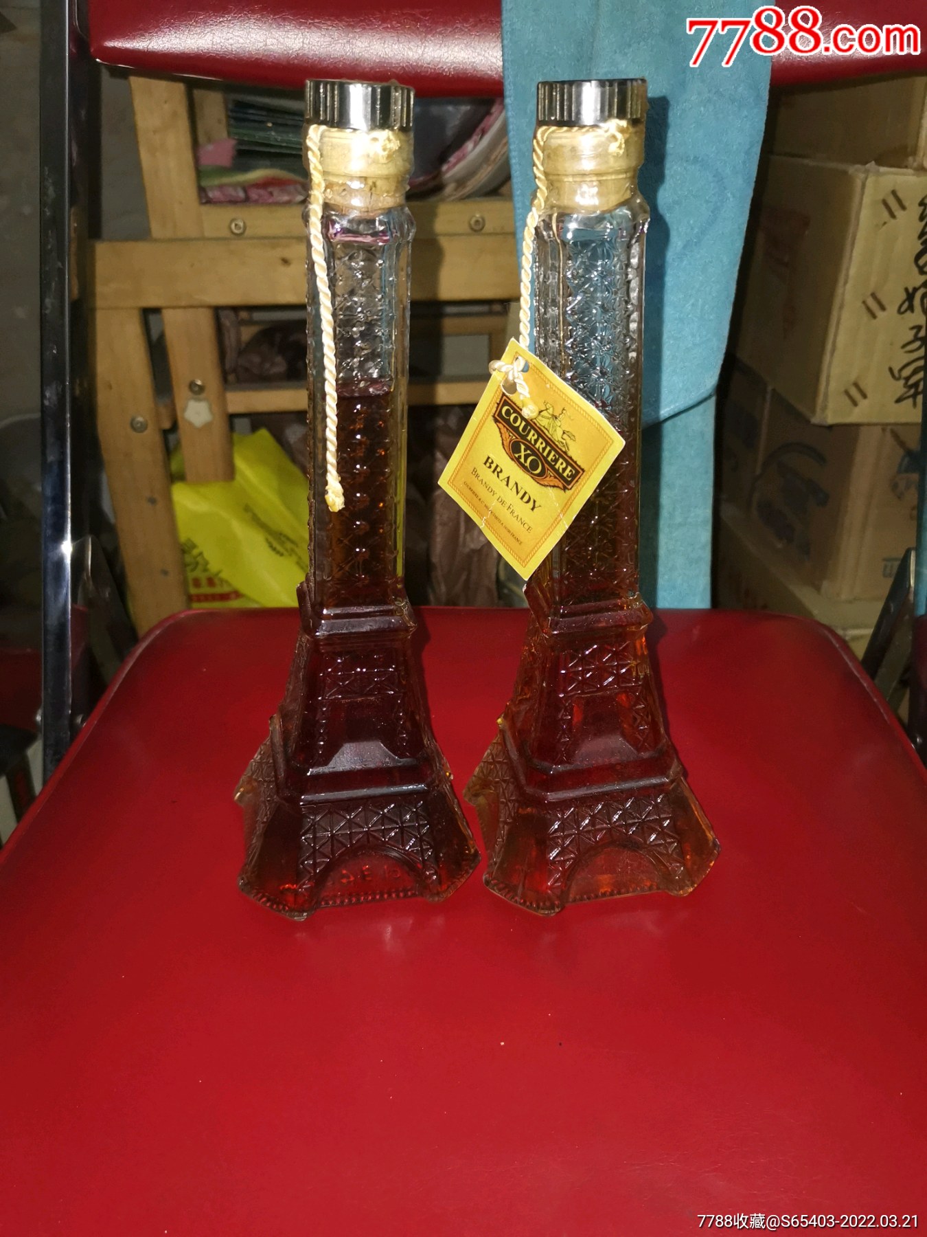 少见埃菲尔铁塔造型xo两瓶具体看图