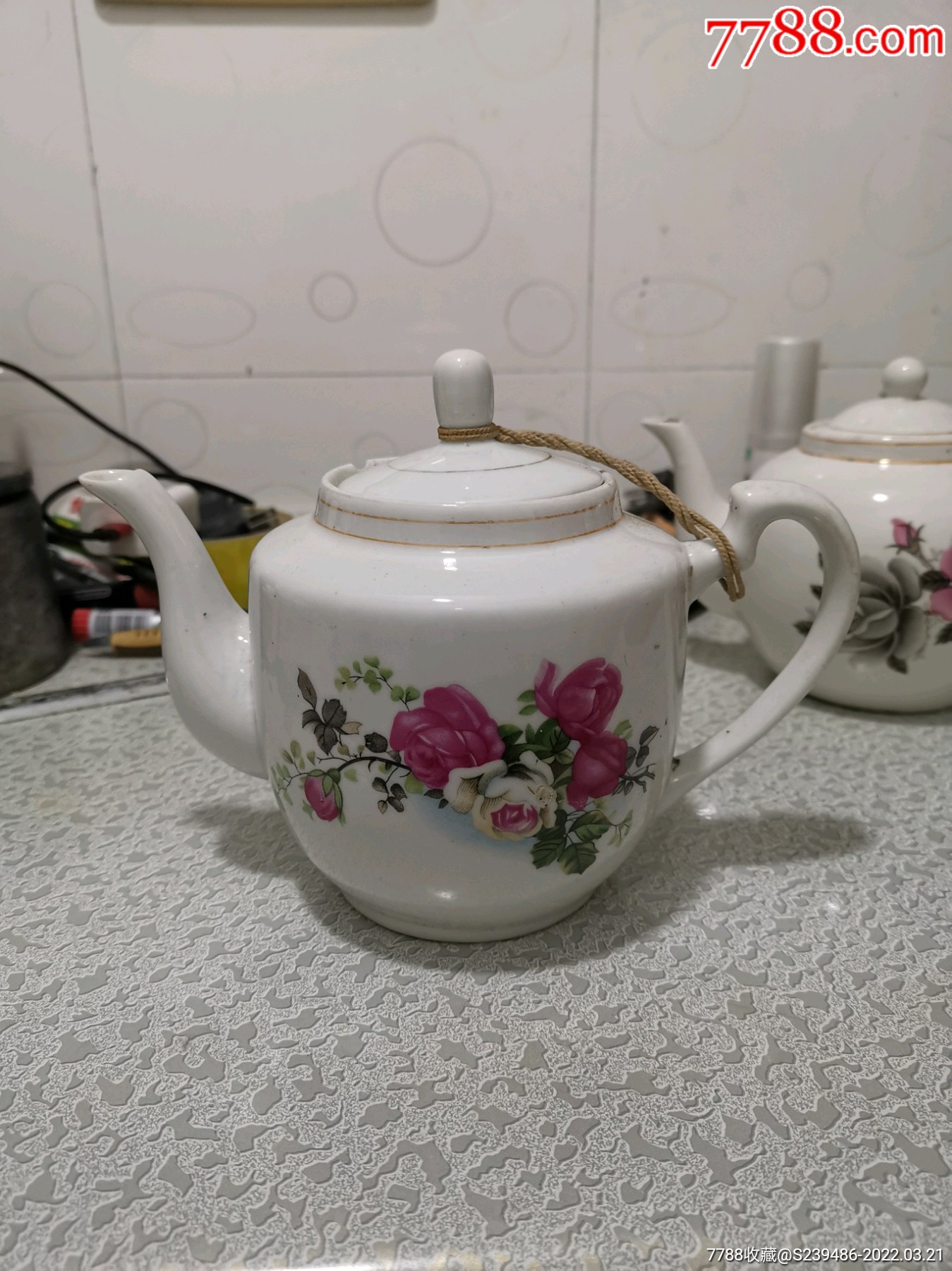 老茶壶非常漂亮