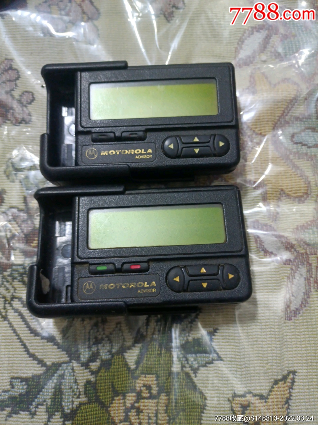 两个摩托罗拉汉显