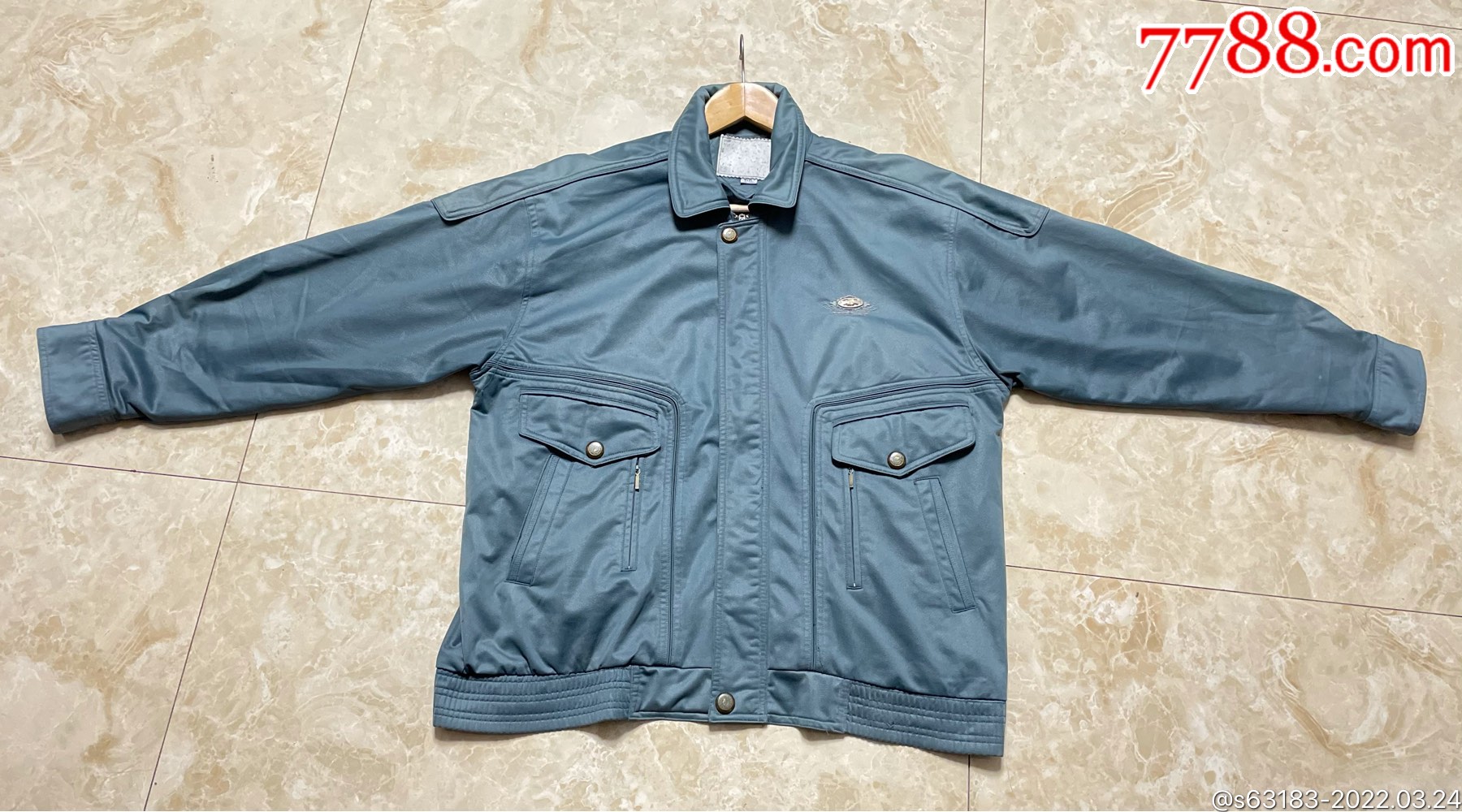 怀旧老物百货商店90年代最流行的意大利夹克装