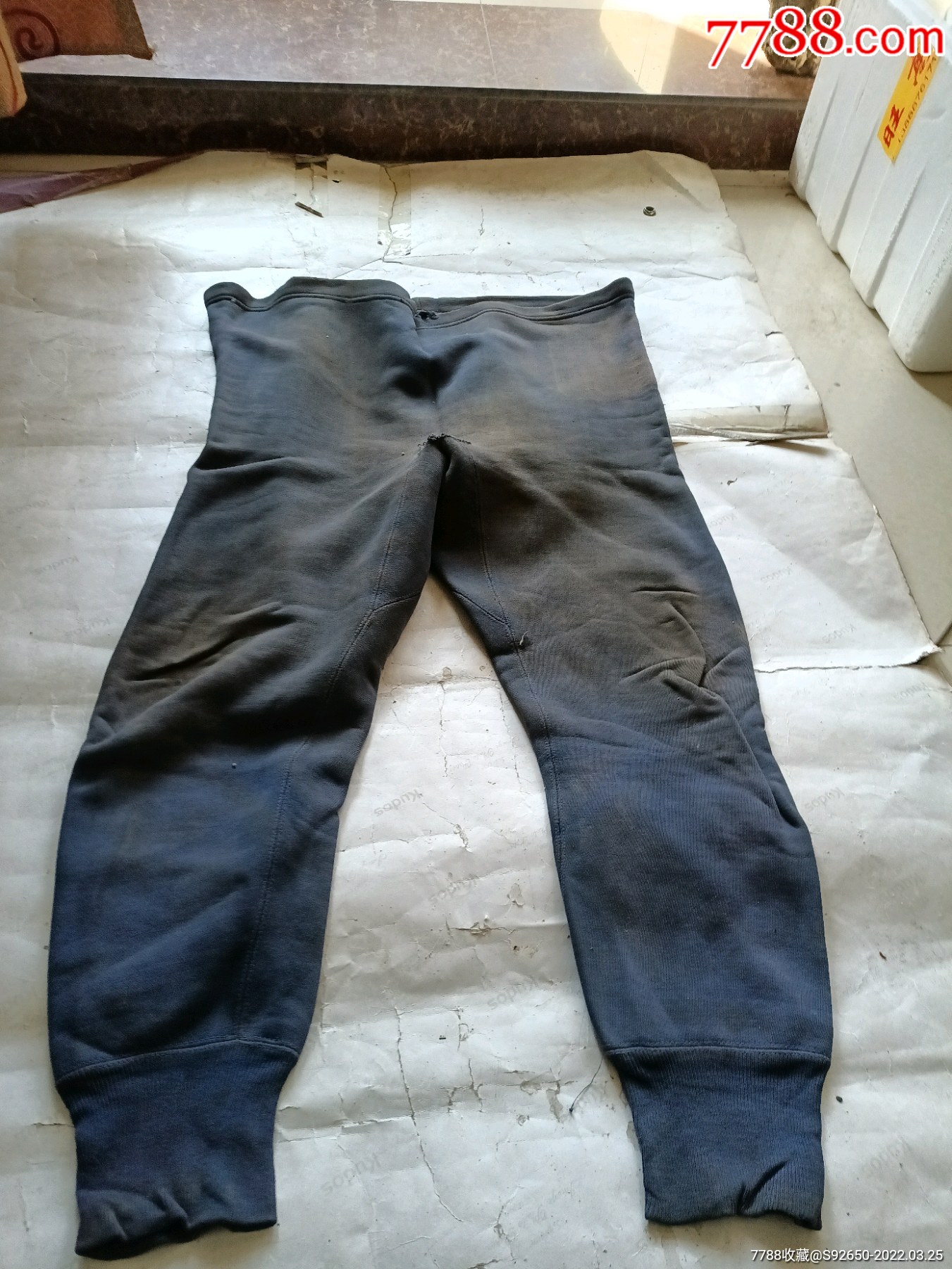 绒裤￥108品99怀旧老式军绿色铁路扣上衣￥108品99怀旧老式红背心