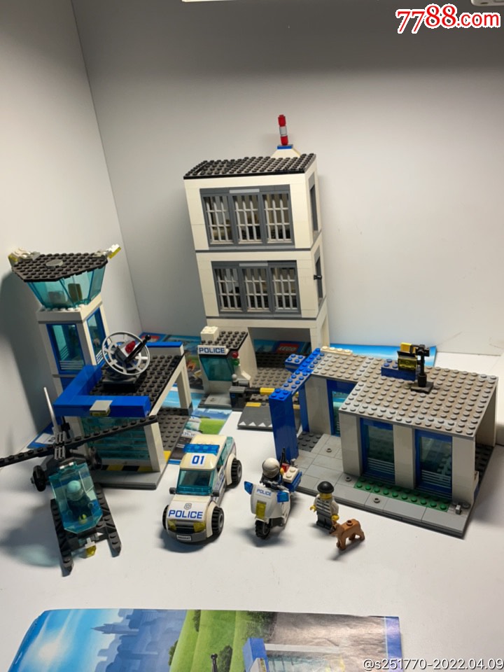 乐高拼装玩具警察局60047