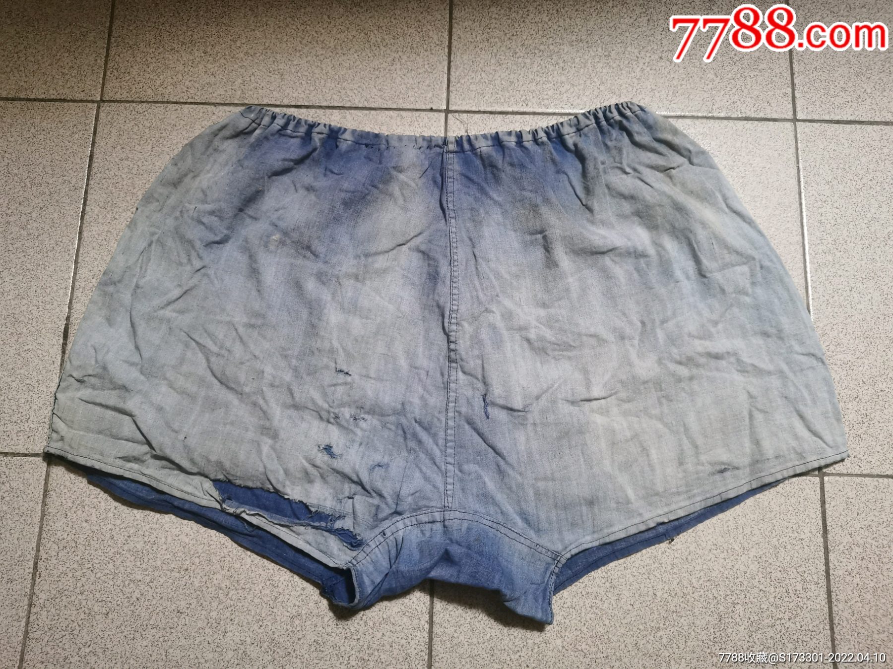 蓝布裤衩短裤裤头有破有褪色
