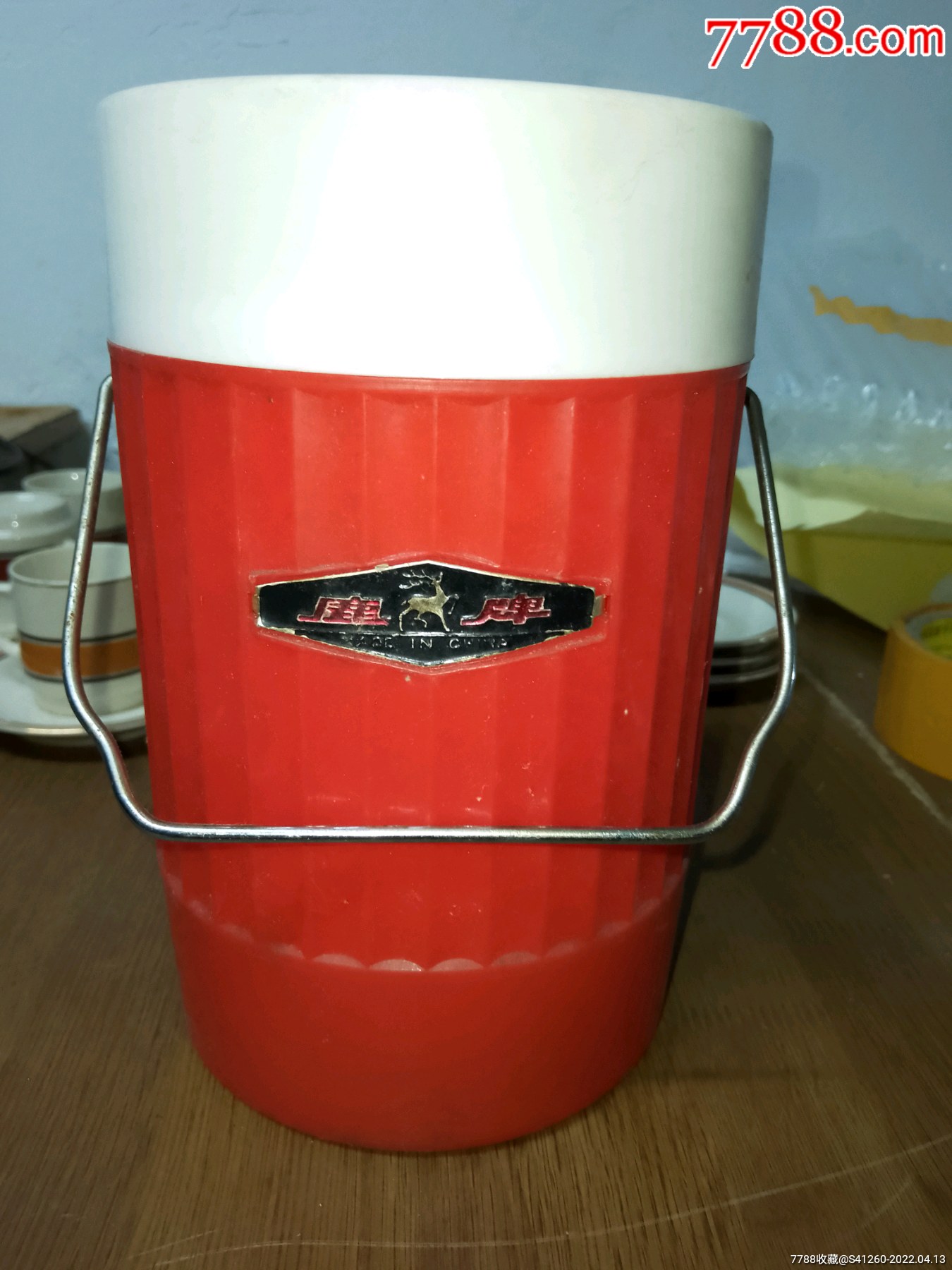 北京鹿牌保温饭盒