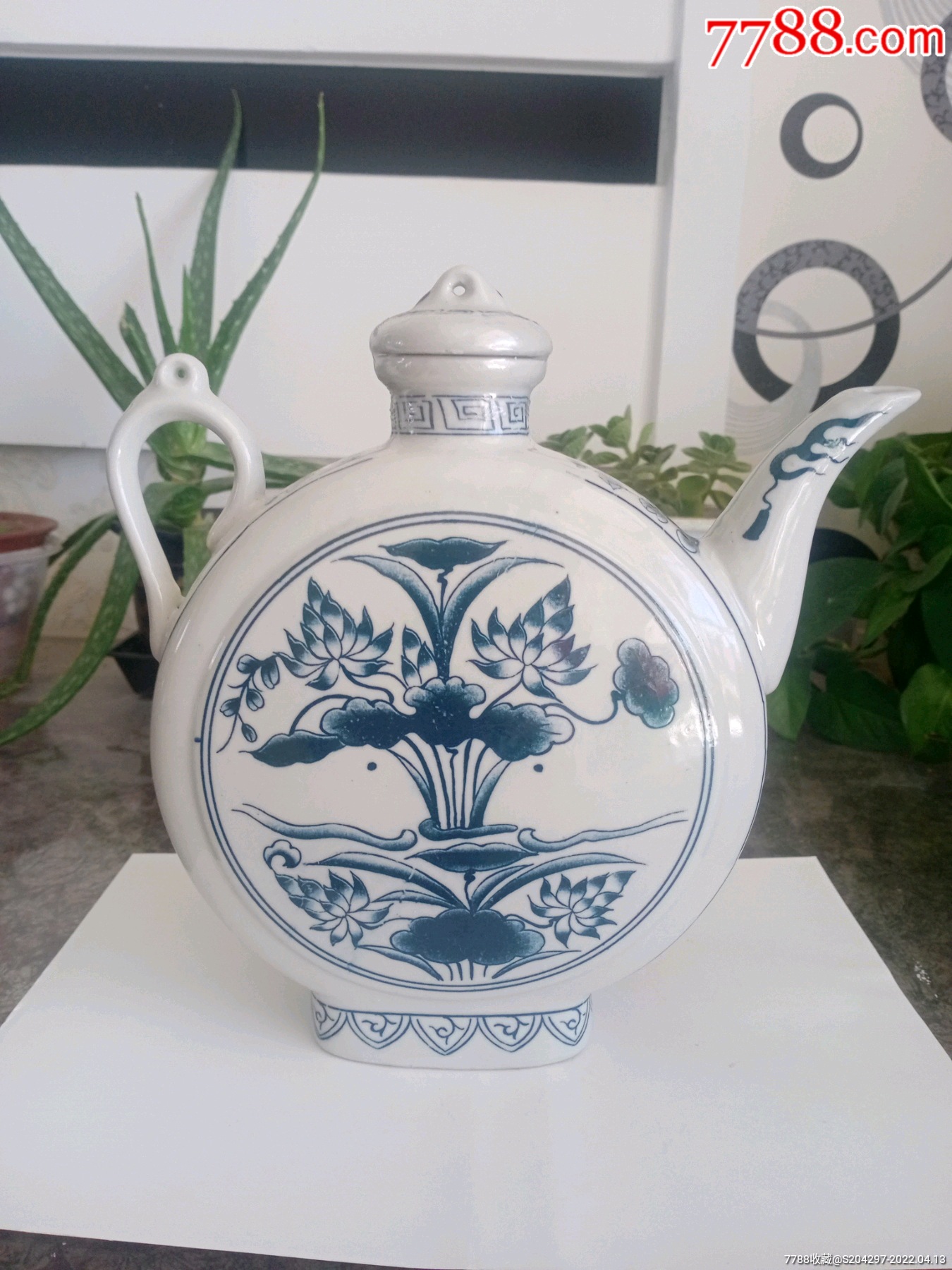 八九十年代一把景德镇出青花瓷壶品相好