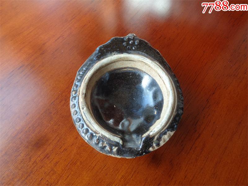 宋元时期博山窑烧制的黑釉省油灯