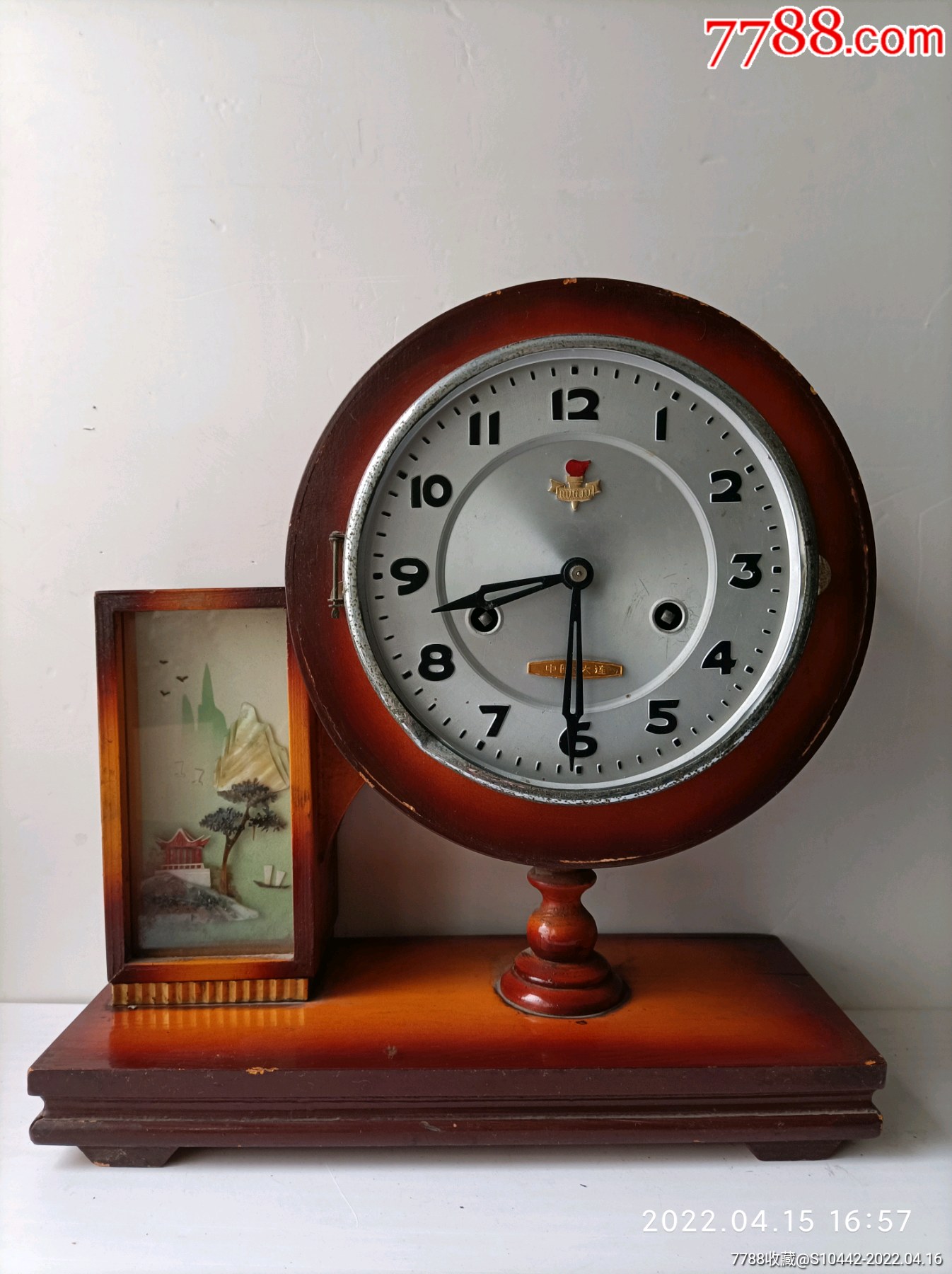 80年代大连火炬贝雕装饰座钟