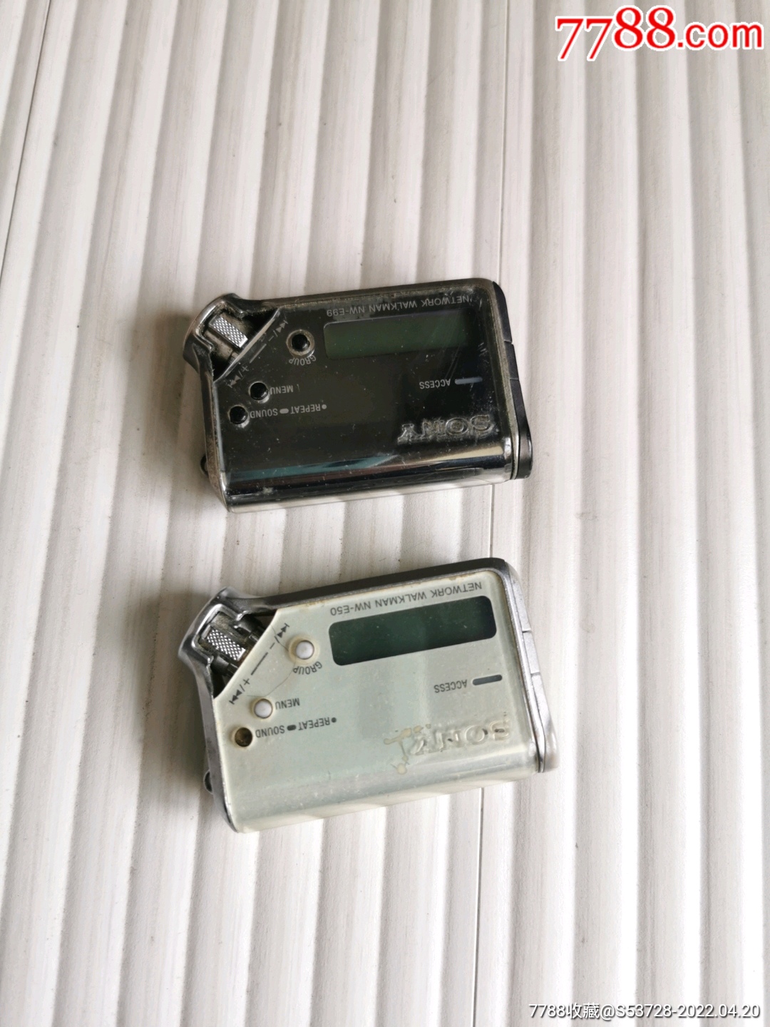 索尼mp3二个屏幕会显示但是放不出声音不知道是耳机的问题还是什么