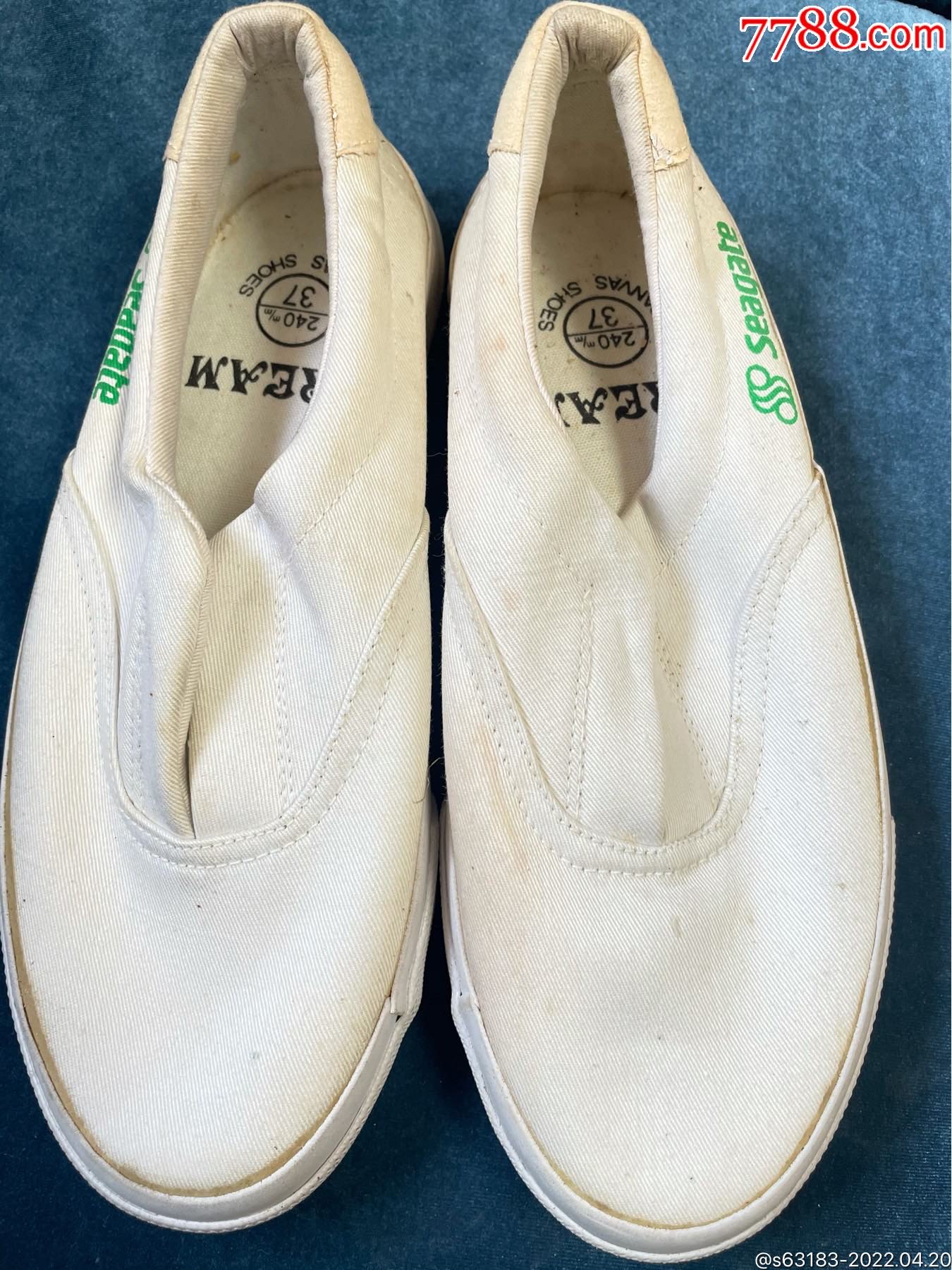 老百货店八十年代帆布鞋库存未使用