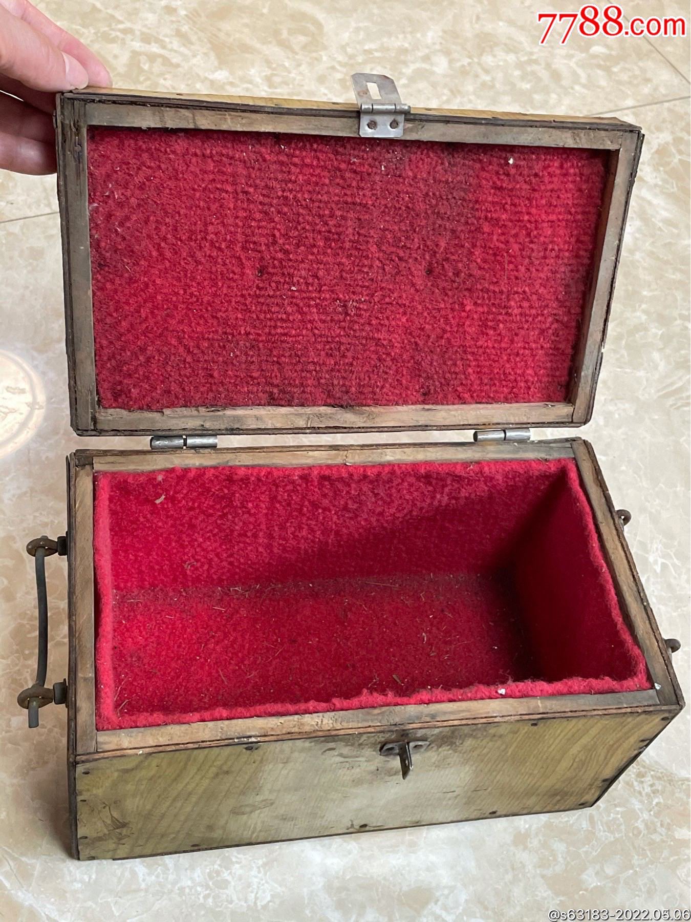 纯手工一只旧的钱箱也可以放家谱古籍善本存放
