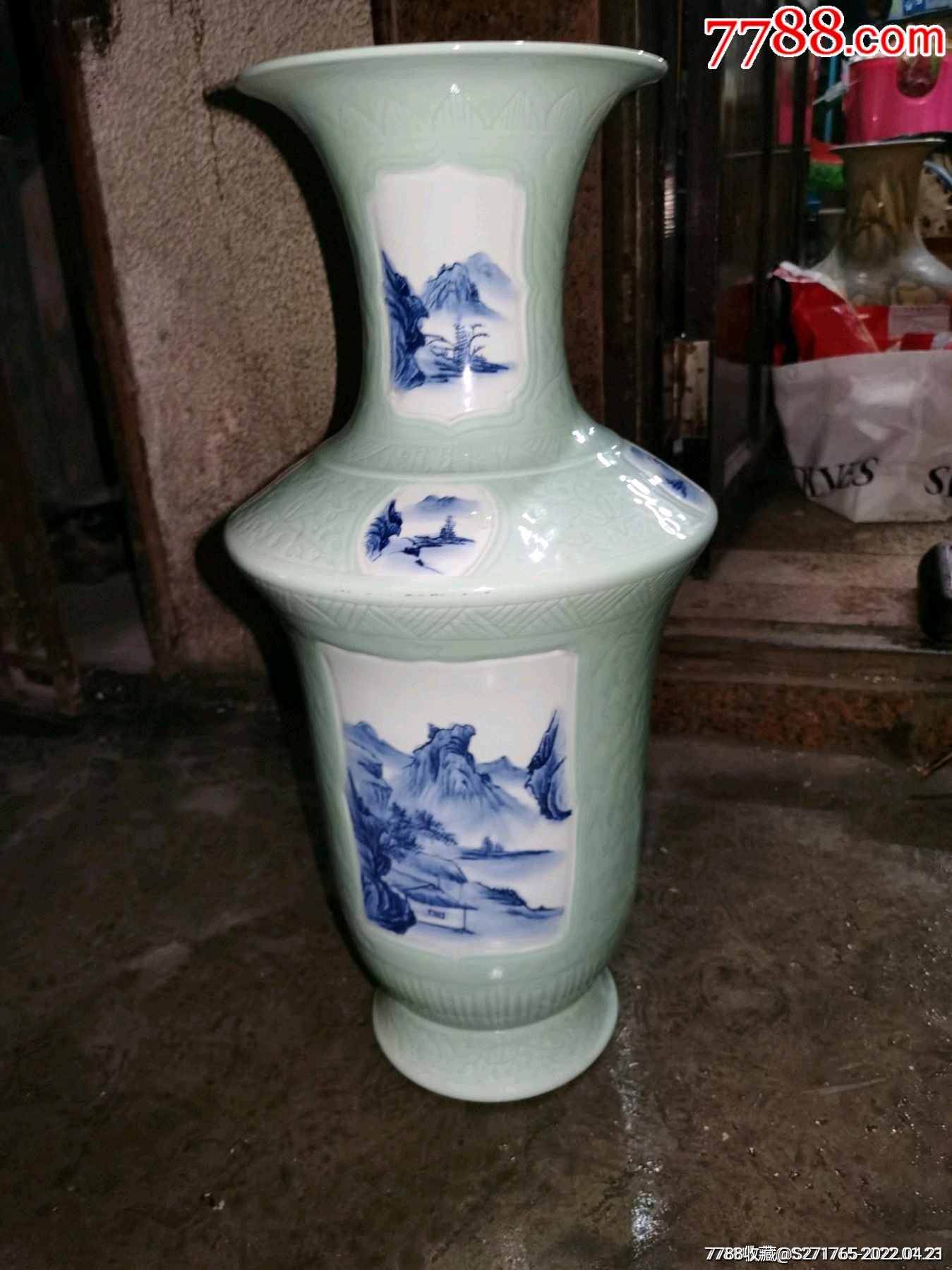 老老景德镇豆青瓷暗刻开窗青花山水大花瓶_价格1元_第1张