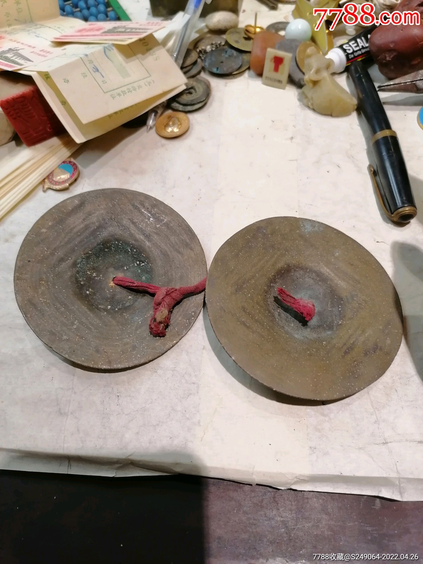 铜烛台一对,全品,皮克好,做工好,包真9品￥35099民国鱼化龙挂钩厚重