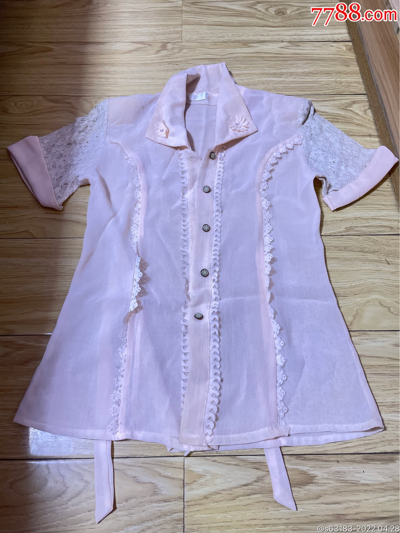 怀旧服饰收藏升值潜力无限八90年代垫肩衬衣抖音影视拍摄