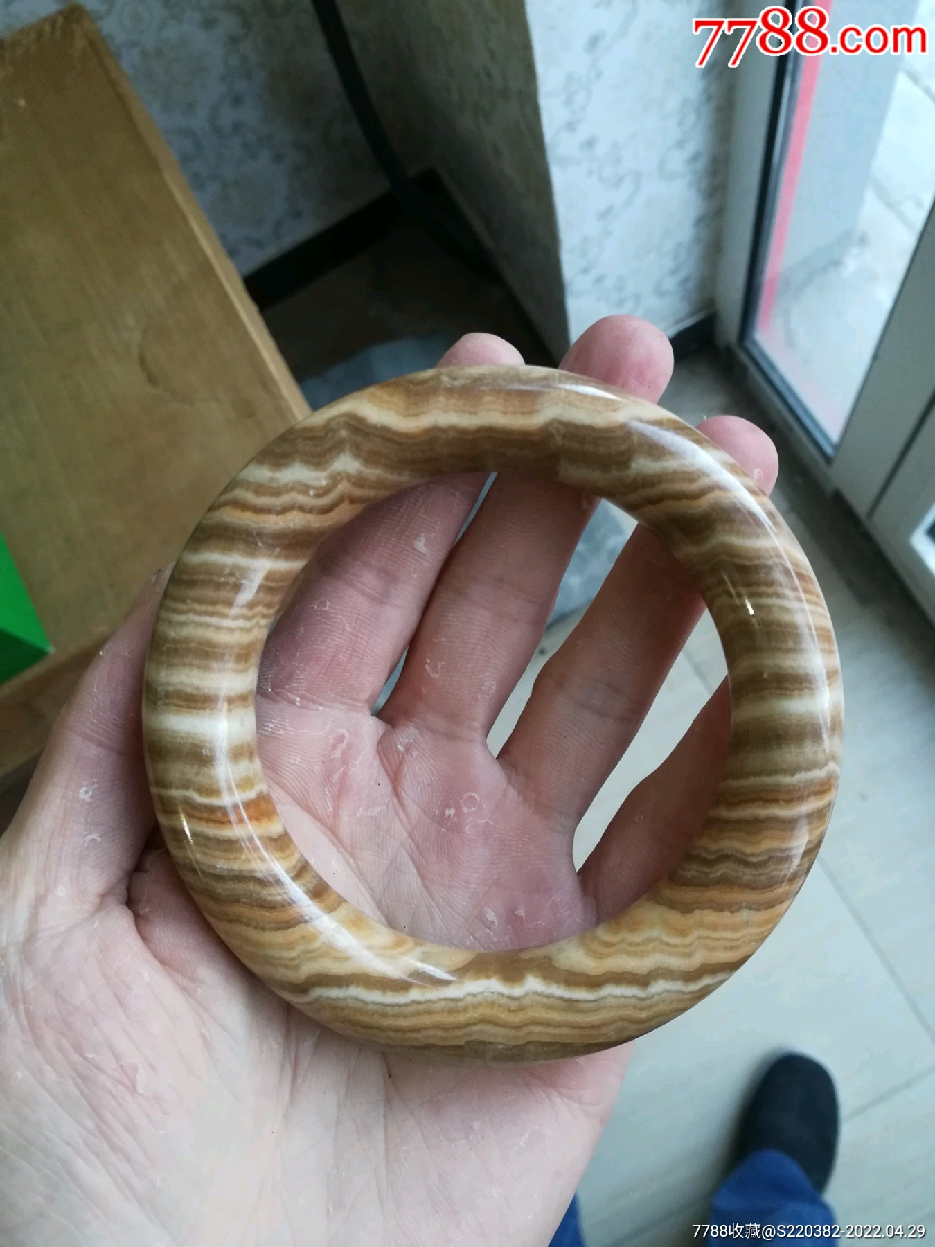 大处理缠丝玉石大手镯