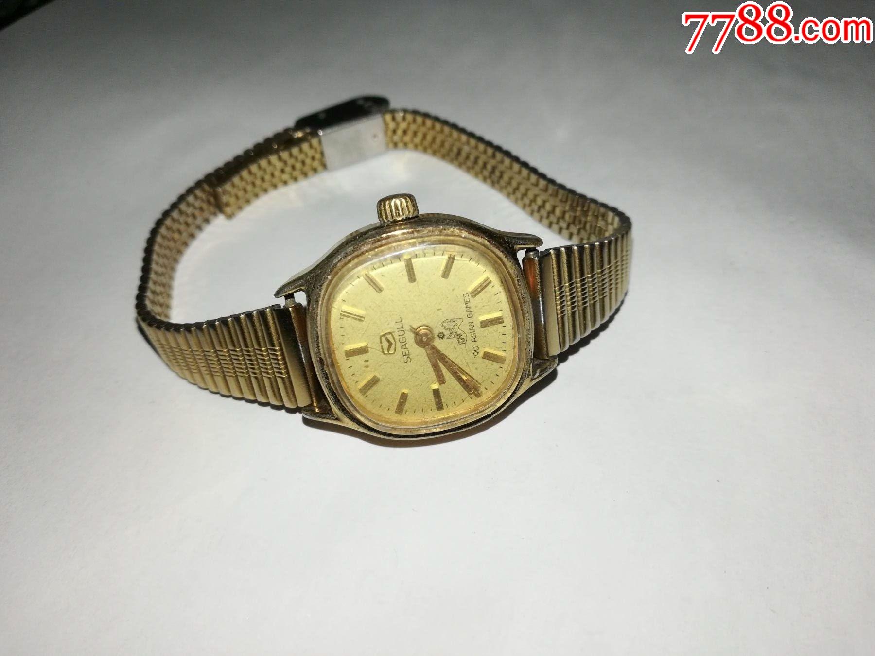 海鸥老式机械女表金色走时正常外观磨损