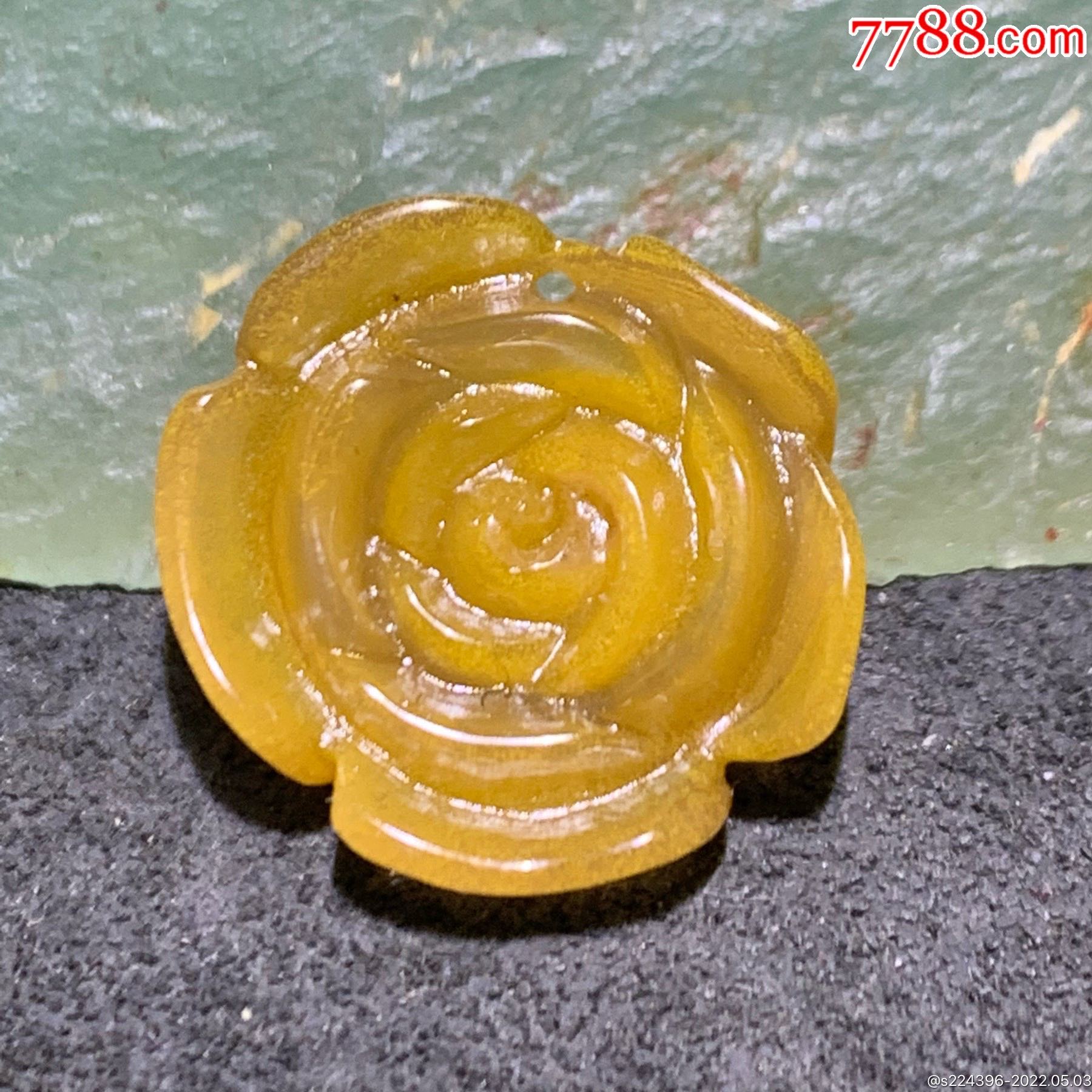 放福利精美高润度冻料飘金沙鸡油黄蒙料战国红雕刻玫瑰花吊坠一个