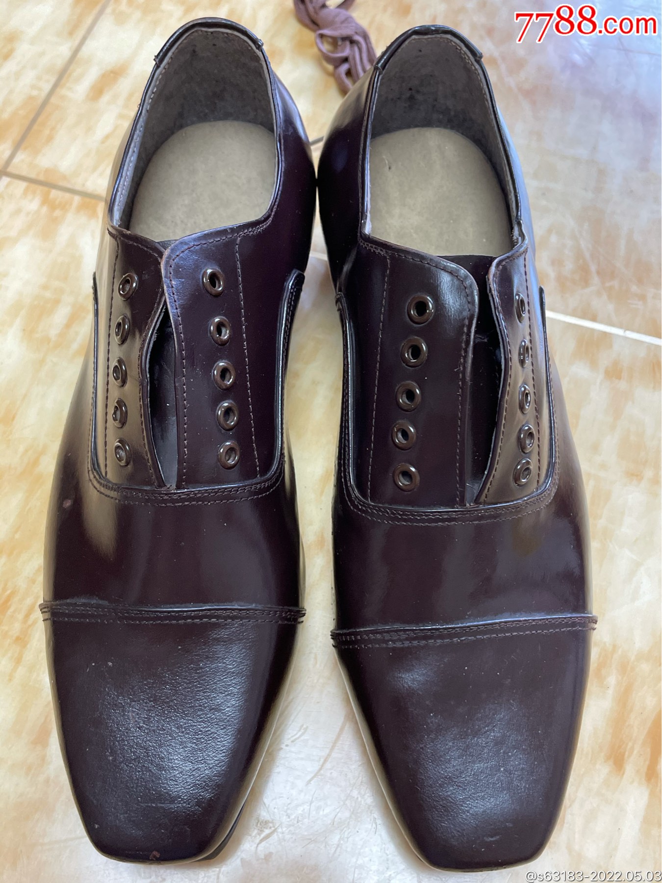 (美中孤品)(深咖啡色)七八十年代上海小方头二接纯牛皮鞋(库存未使用