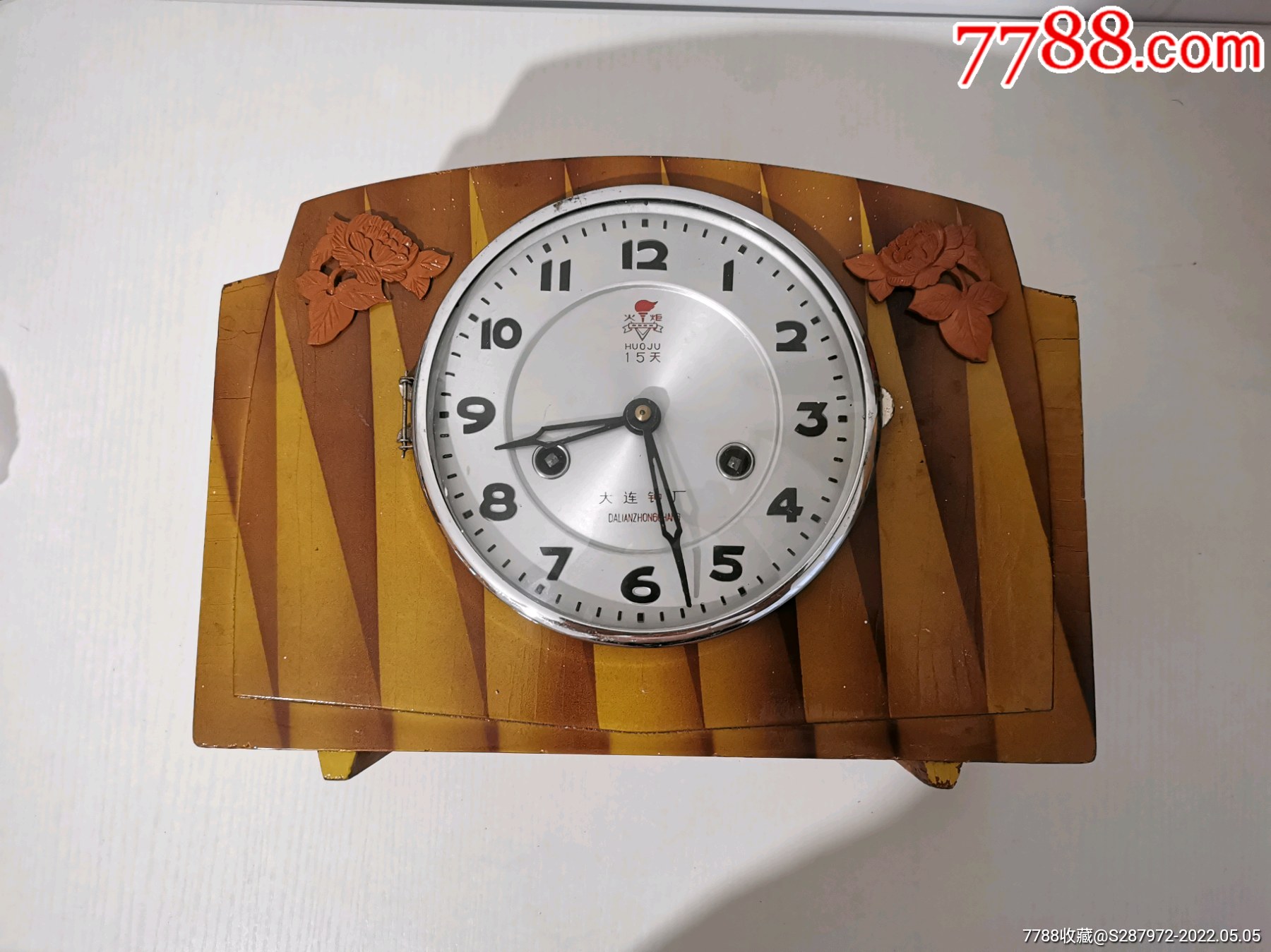 79年火炬牌座钟