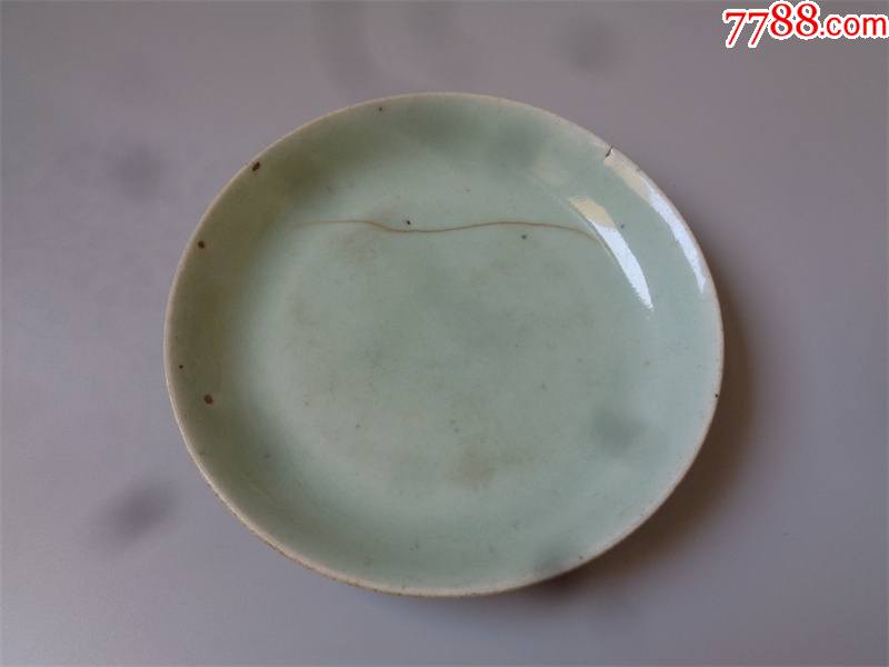 清代大清年制民窑款豆青釉盘