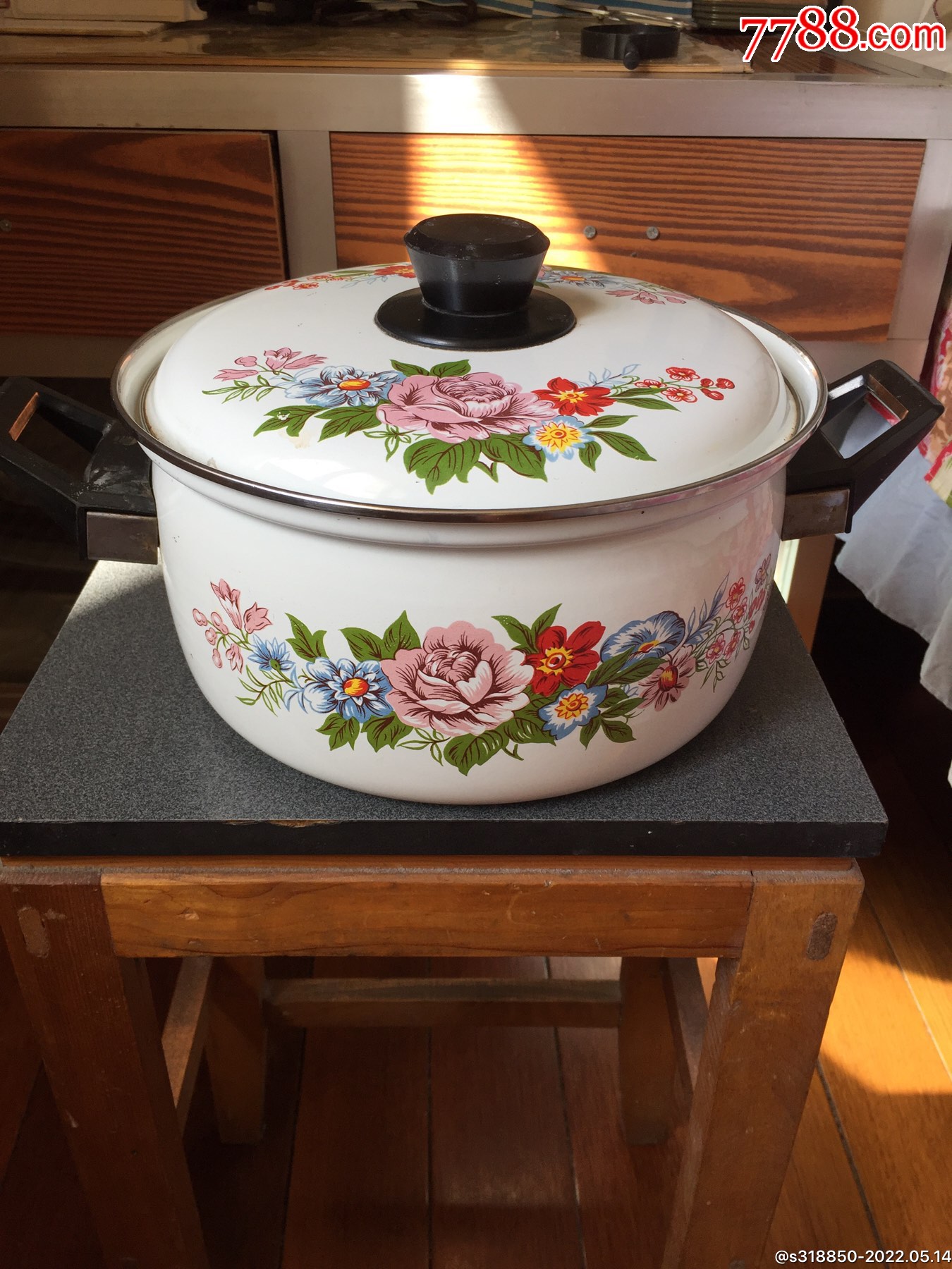 八十年代少见的非常漂亮搪瓷煲汤锅