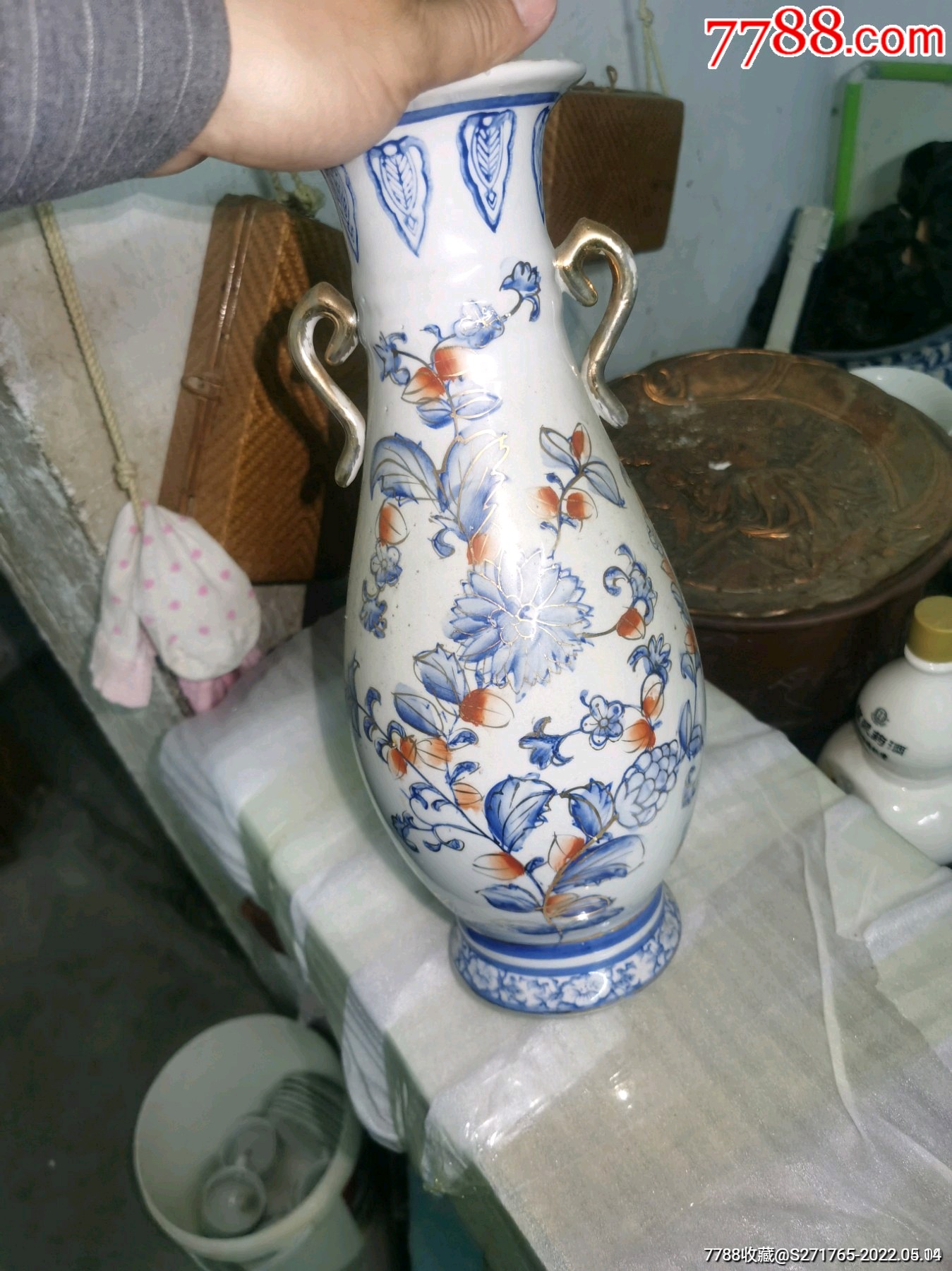 老青花描金斗彩双耳花瓶