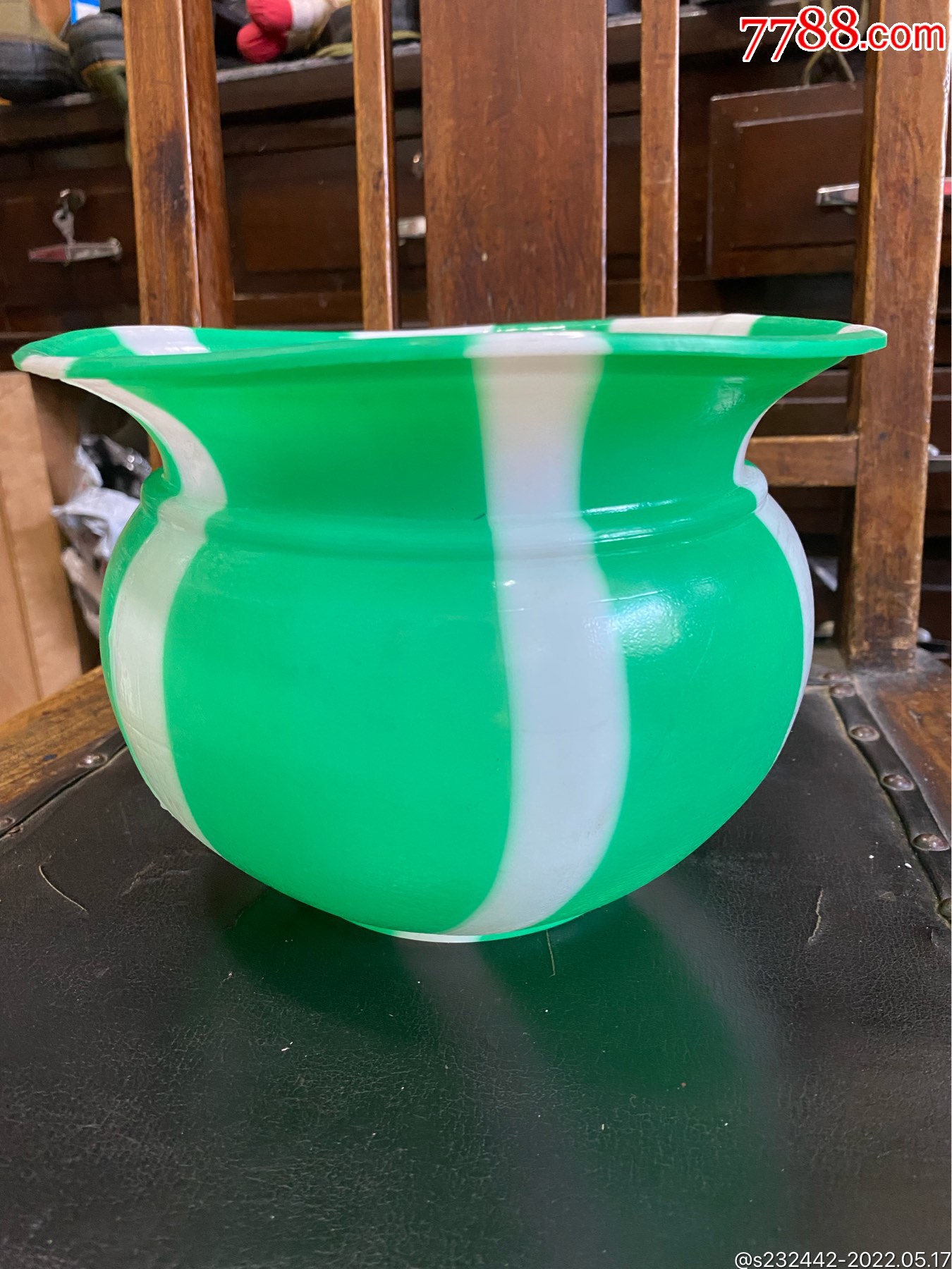 八十年代全新库存痰盂不倒翁材质