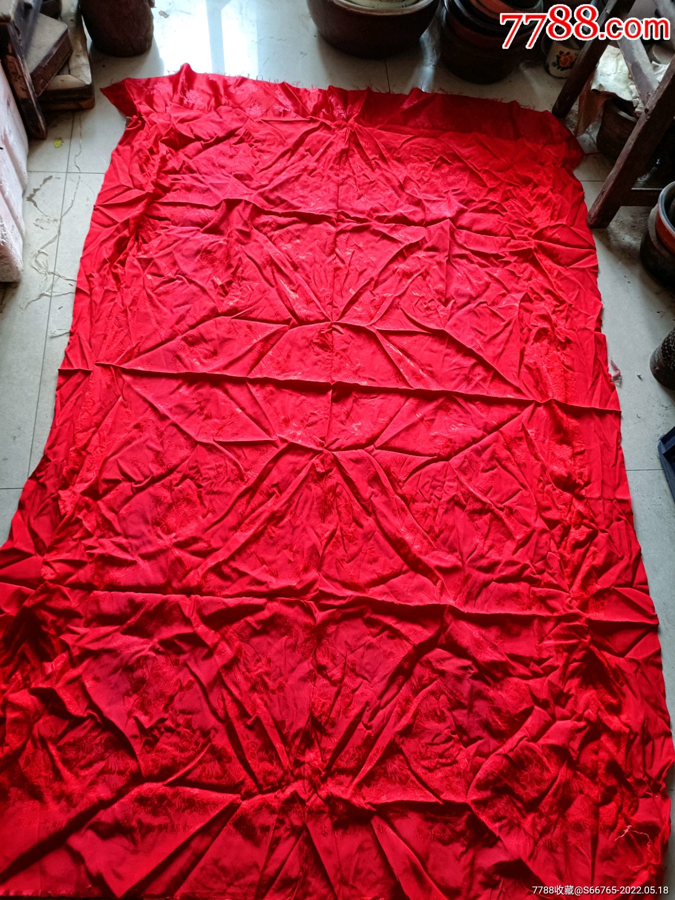 怀旧老红丝绸花篮被面