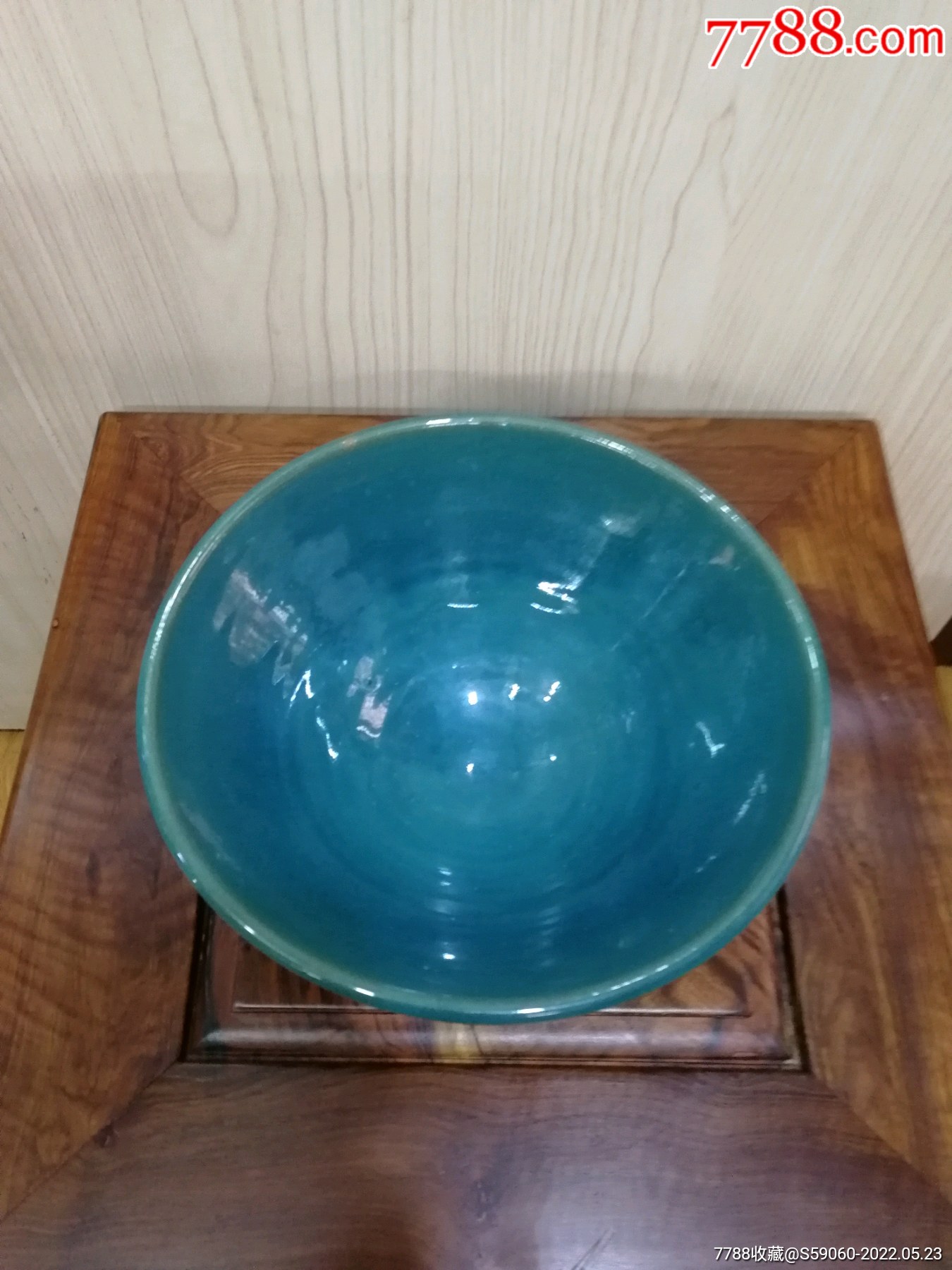 云南省玉溪华宁窑烧制孔雀蓝窑变抖笠碗