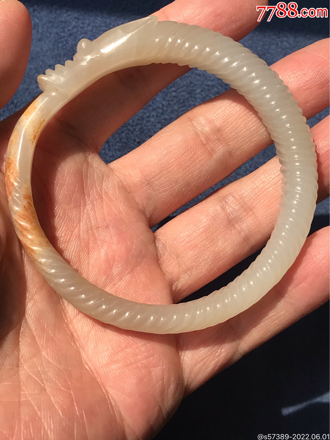 和田白玉龙纹手镯