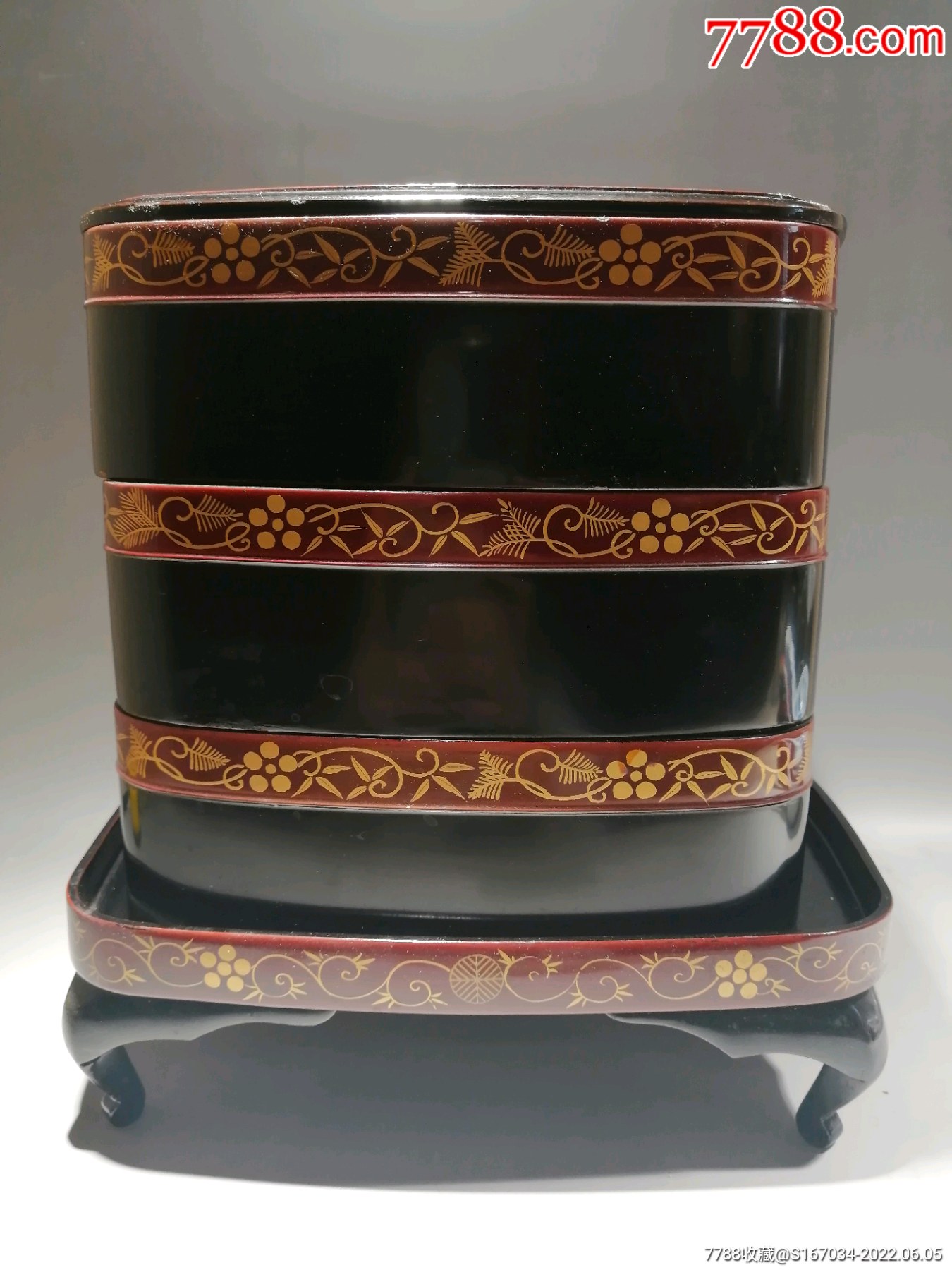 回流实木大漆漆盒食盒品相很好如图所示有自然开裂