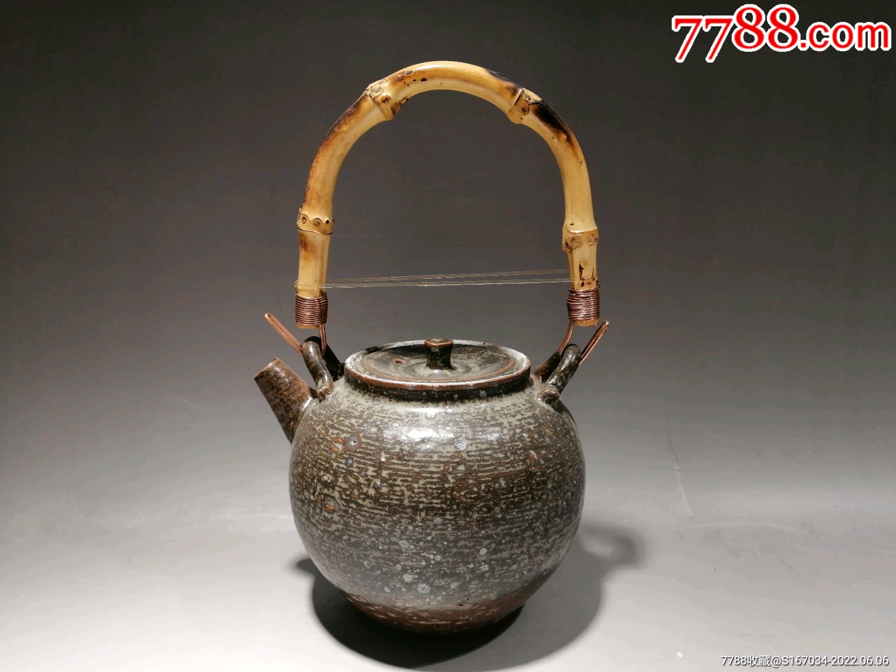 回流陶瓷挂釉提梁壶品相很好如图所示