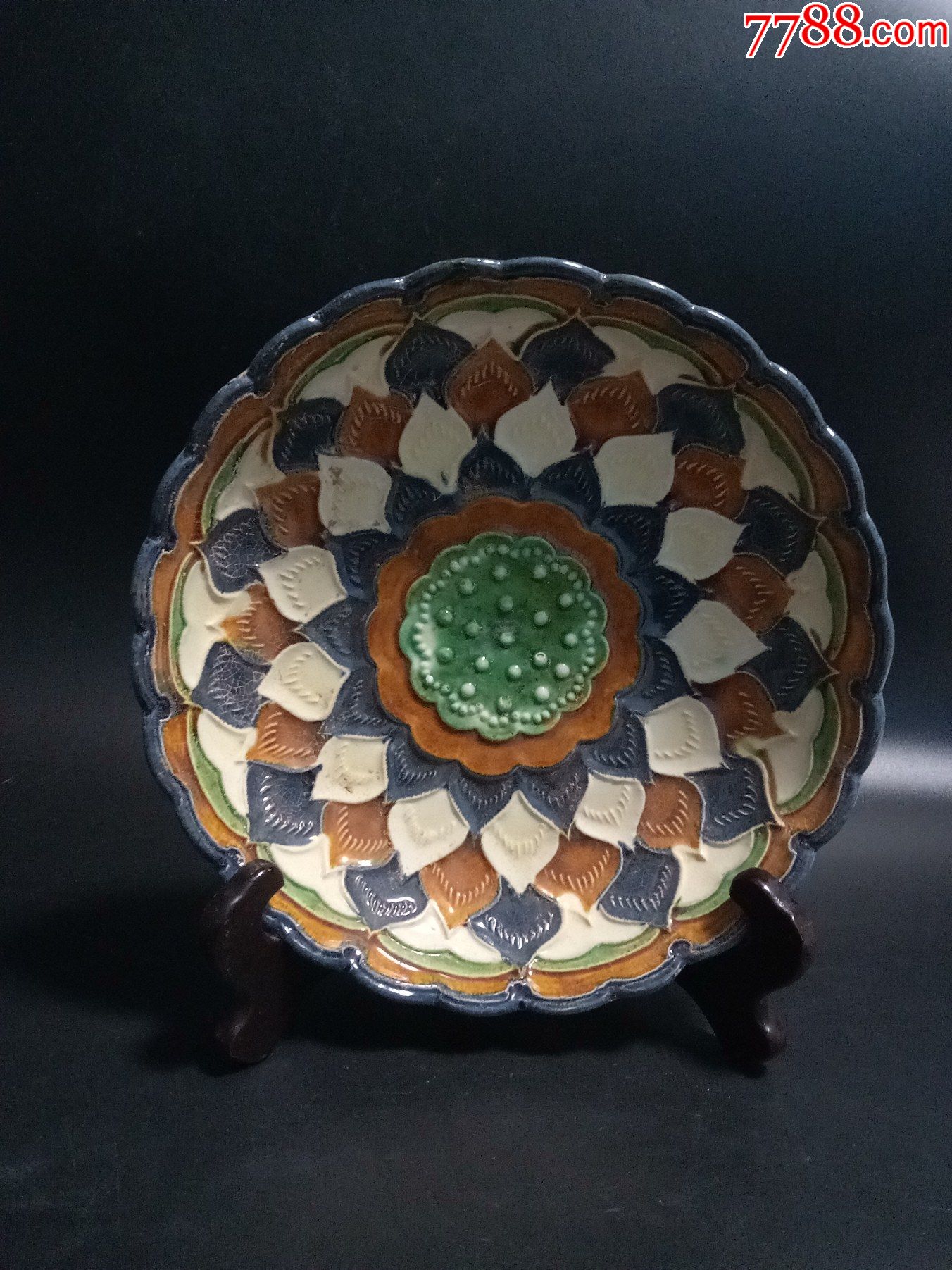 出土大号三彩莲花纹赏盘_价格1元【诚信珍藏斋】_第1张