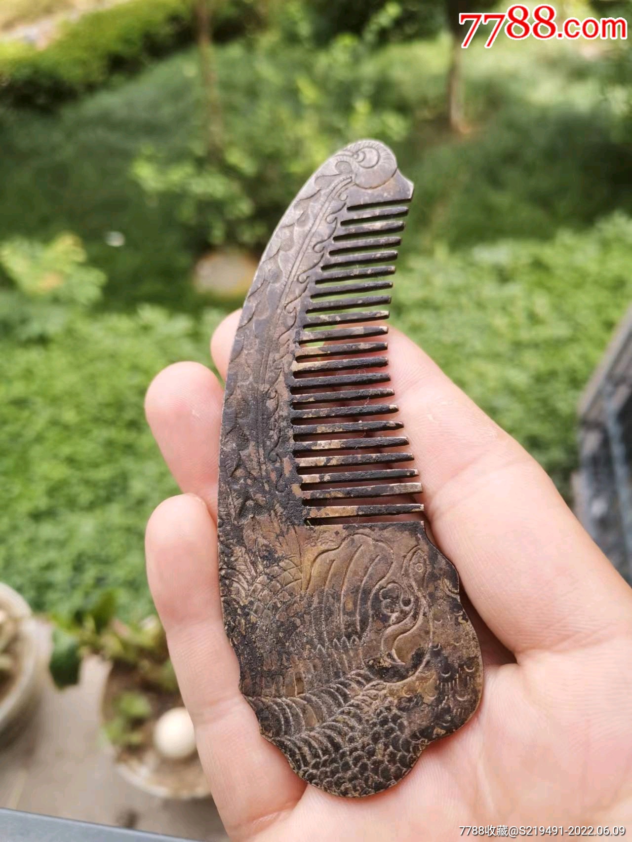 清代刻花银梳子