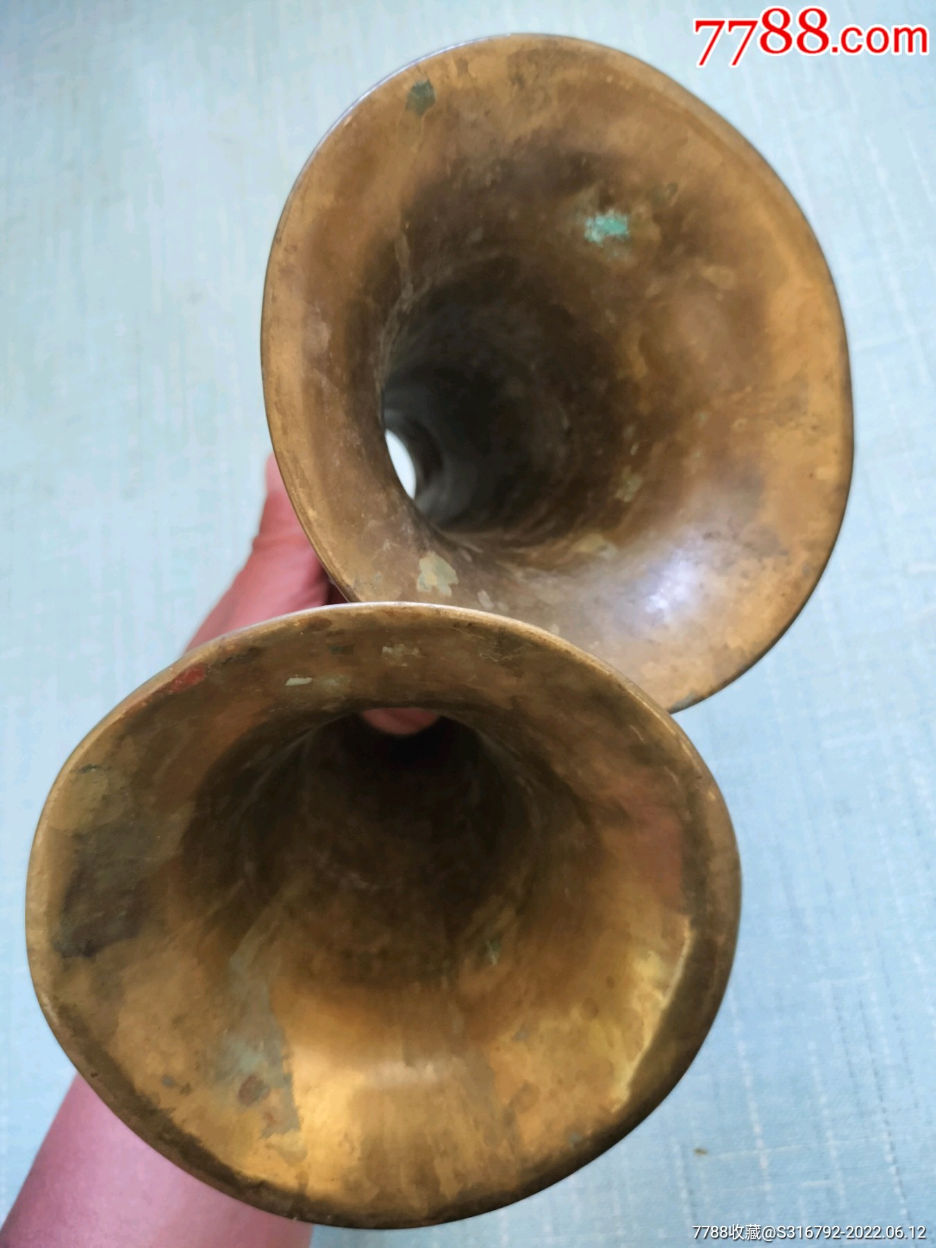 老铜唢呐碗两个