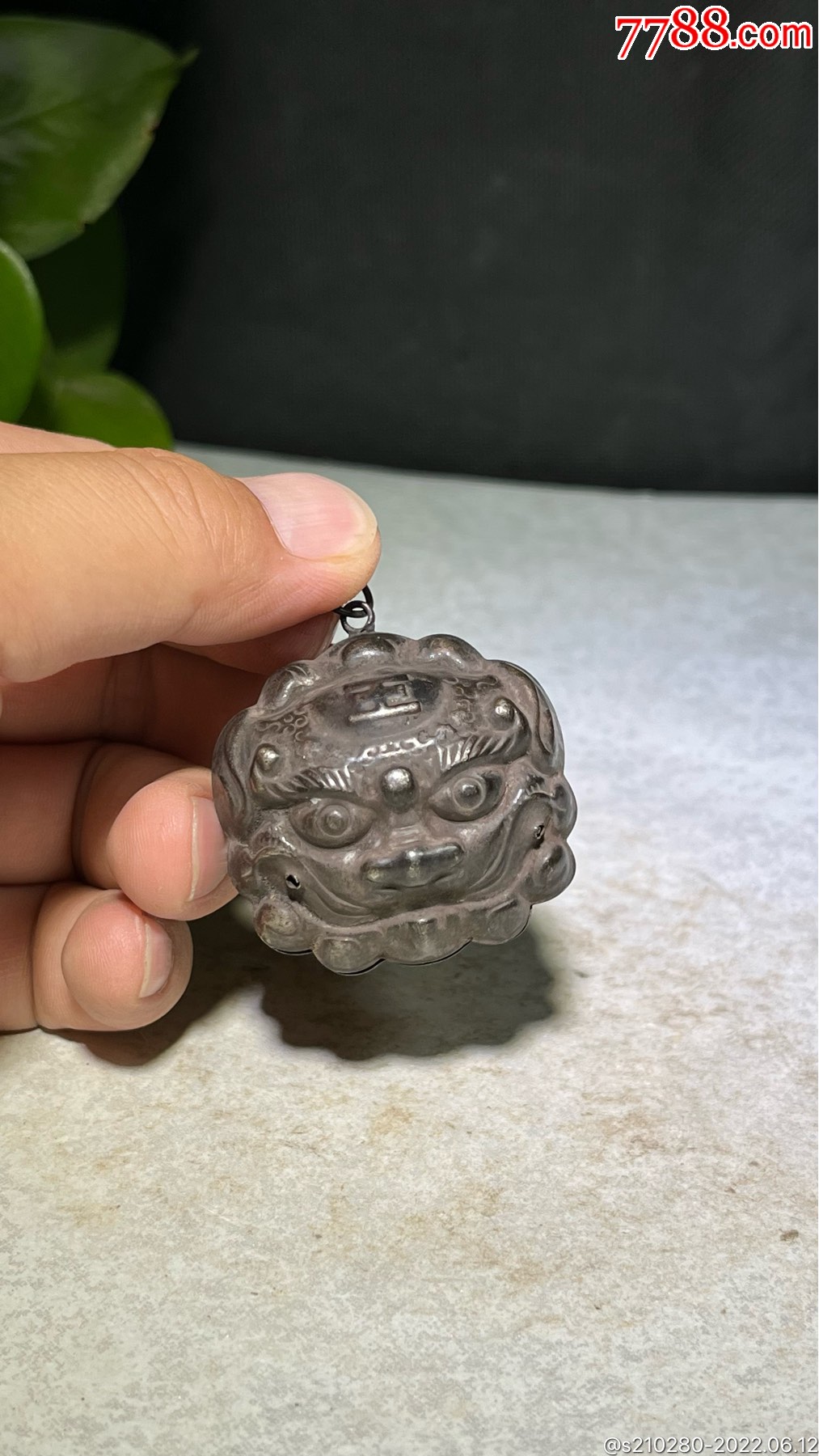 虎头铜铃铛造型独特皮壳老辣包浆浓厚声音清脆