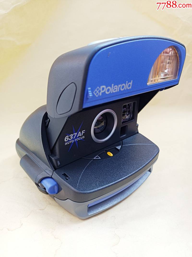 成色很好的宝丽来相机
